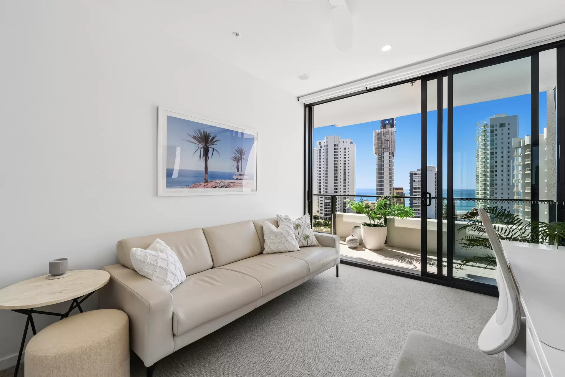 93/25 Woodroffe Avenue, Main Beach Sold by  - image 1