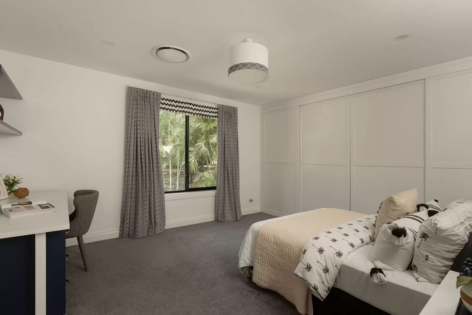 24 Lauren Place, Chandler Sold by Queensland Sotheby's International Realty - image 1