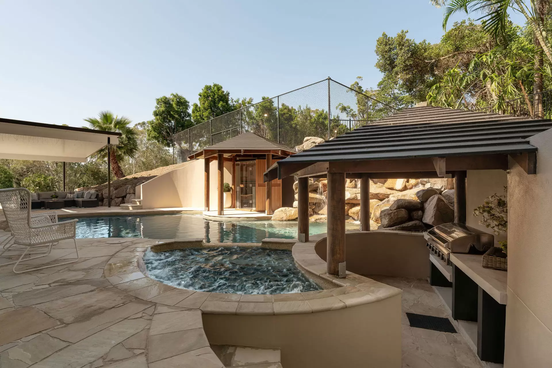 24 Lauren Place, Chandler Sold by Queensland Sotheby's International Realty - image 1