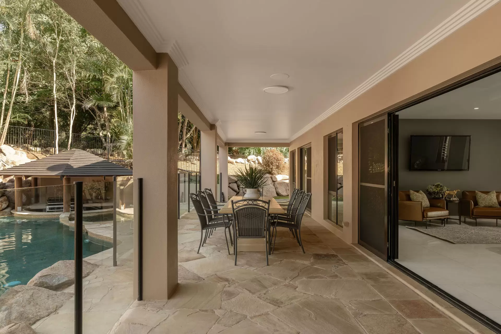 24 Lauren Place, Chandler Sold by Queensland Sotheby's International Realty - image 1