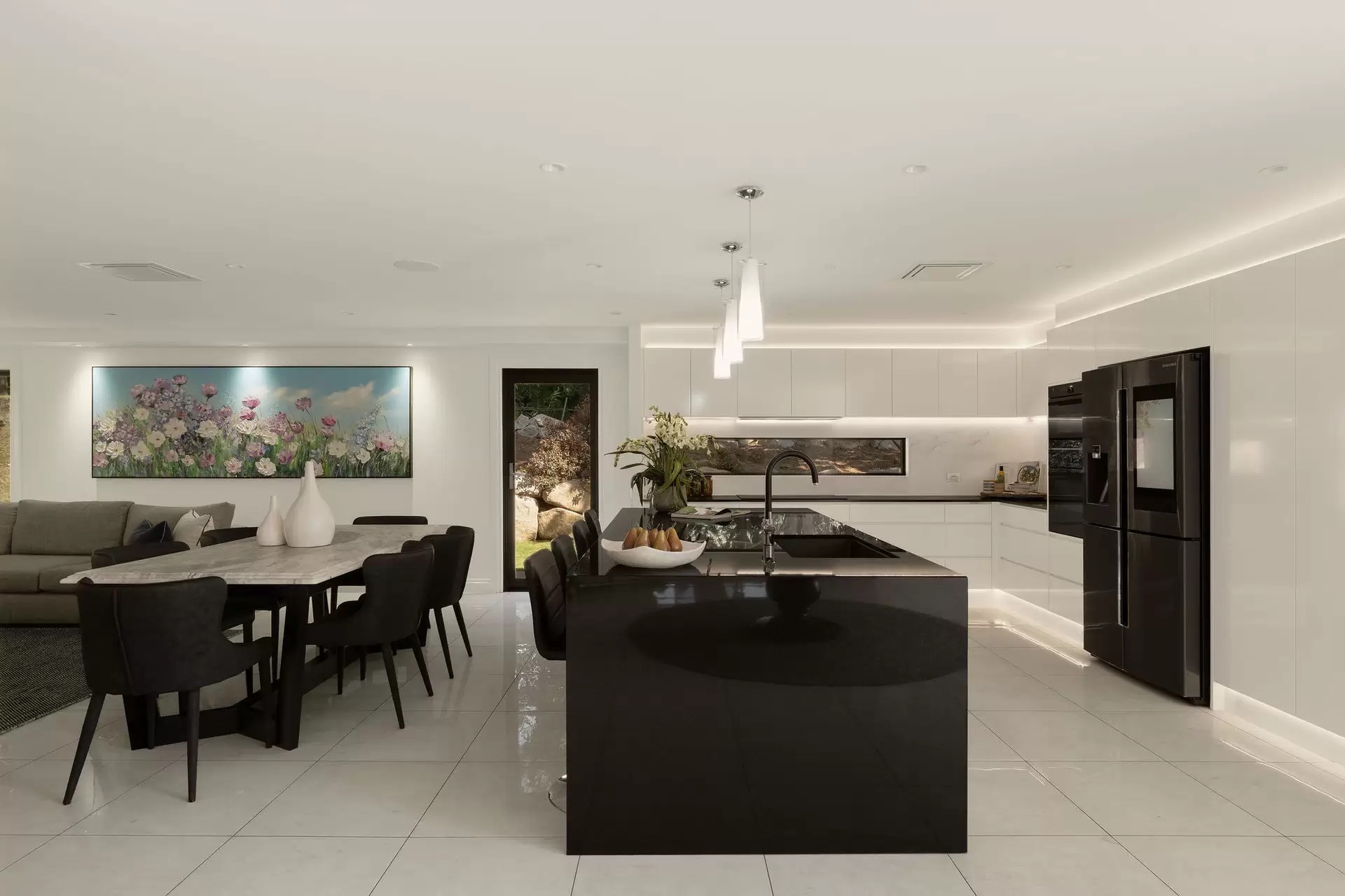 24 Lauren Place, Chandler Sold by Queensland Sotheby's International Realty - image 1