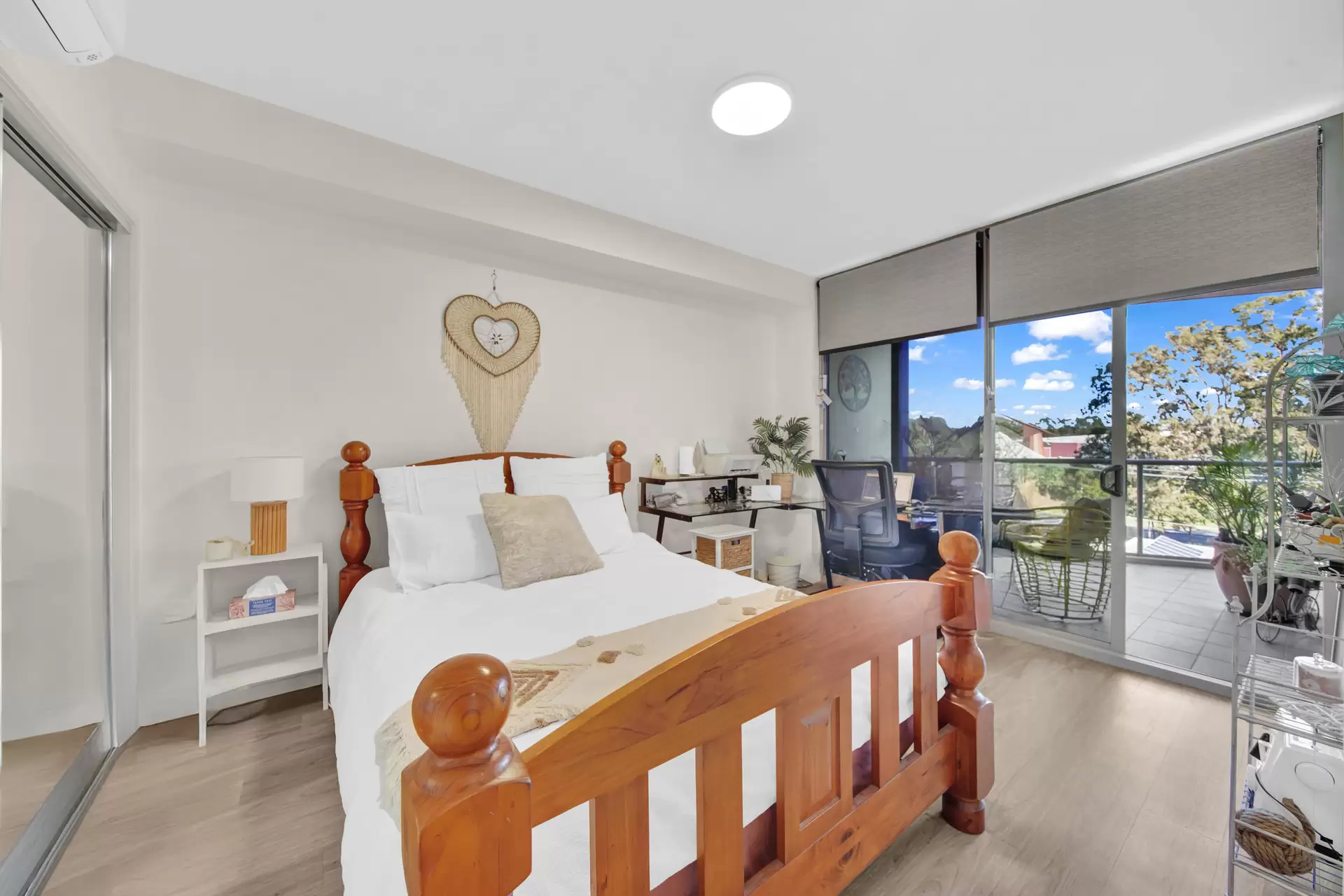 21/135-139 Shore Street West, Cleveland For Sale by Queensland Sotheby's International Realty - image 1