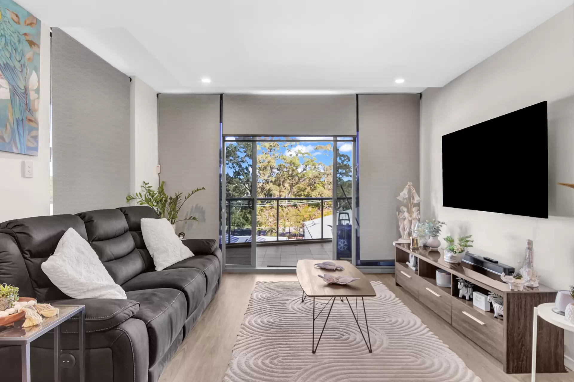 21/135-139 Shore Street West, Cleveland For Sale by Queensland Sotheby's International Realty - image 1