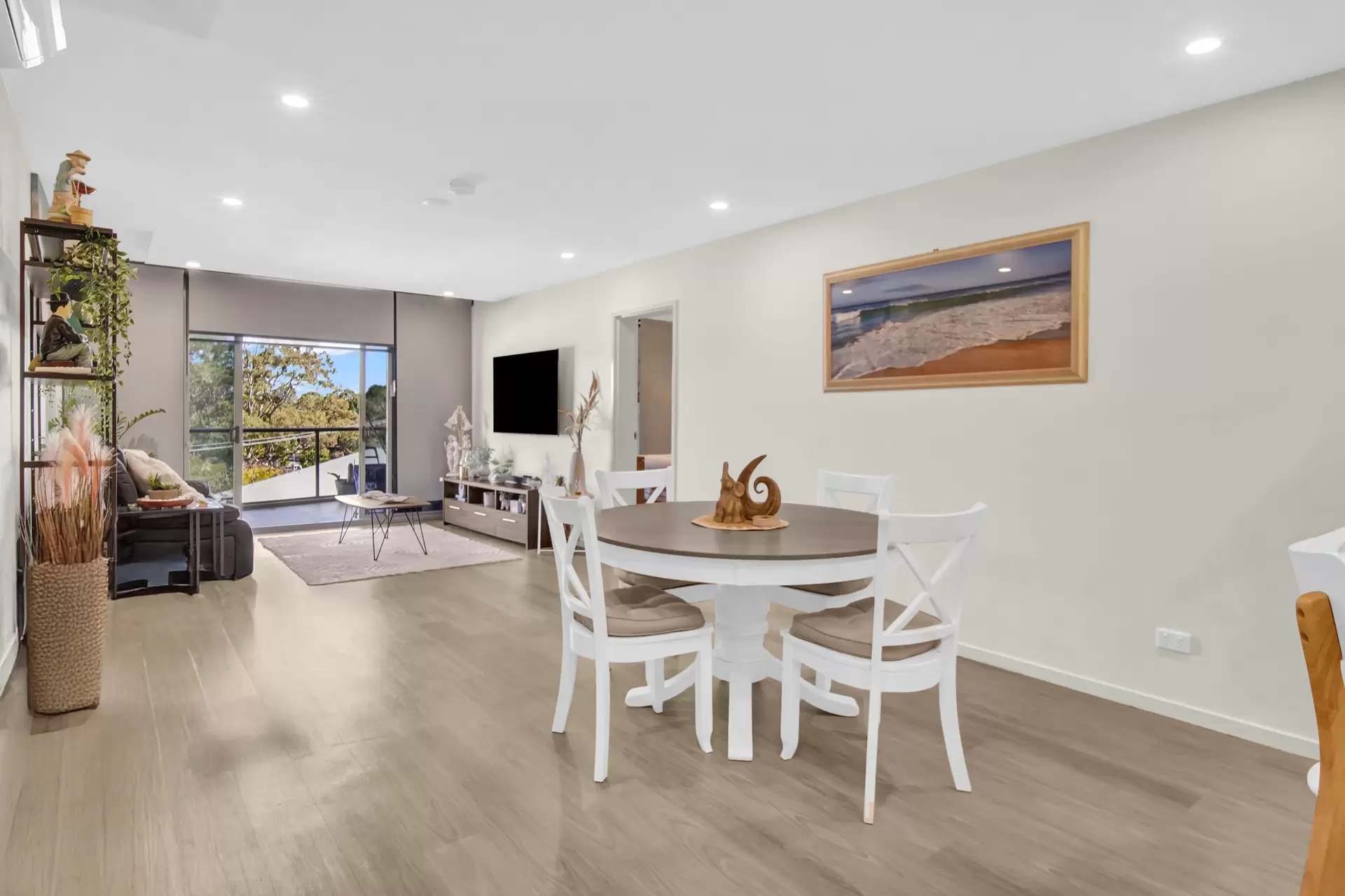 21/135-139 Shore Street West, Cleveland For Sale by Queensland Sotheby's International Realty - image 1