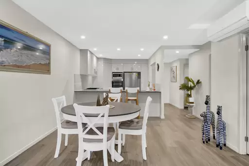 21/135-139 Shore Street West, Cleveland For Sale by Queensland Sotheby's International Realty