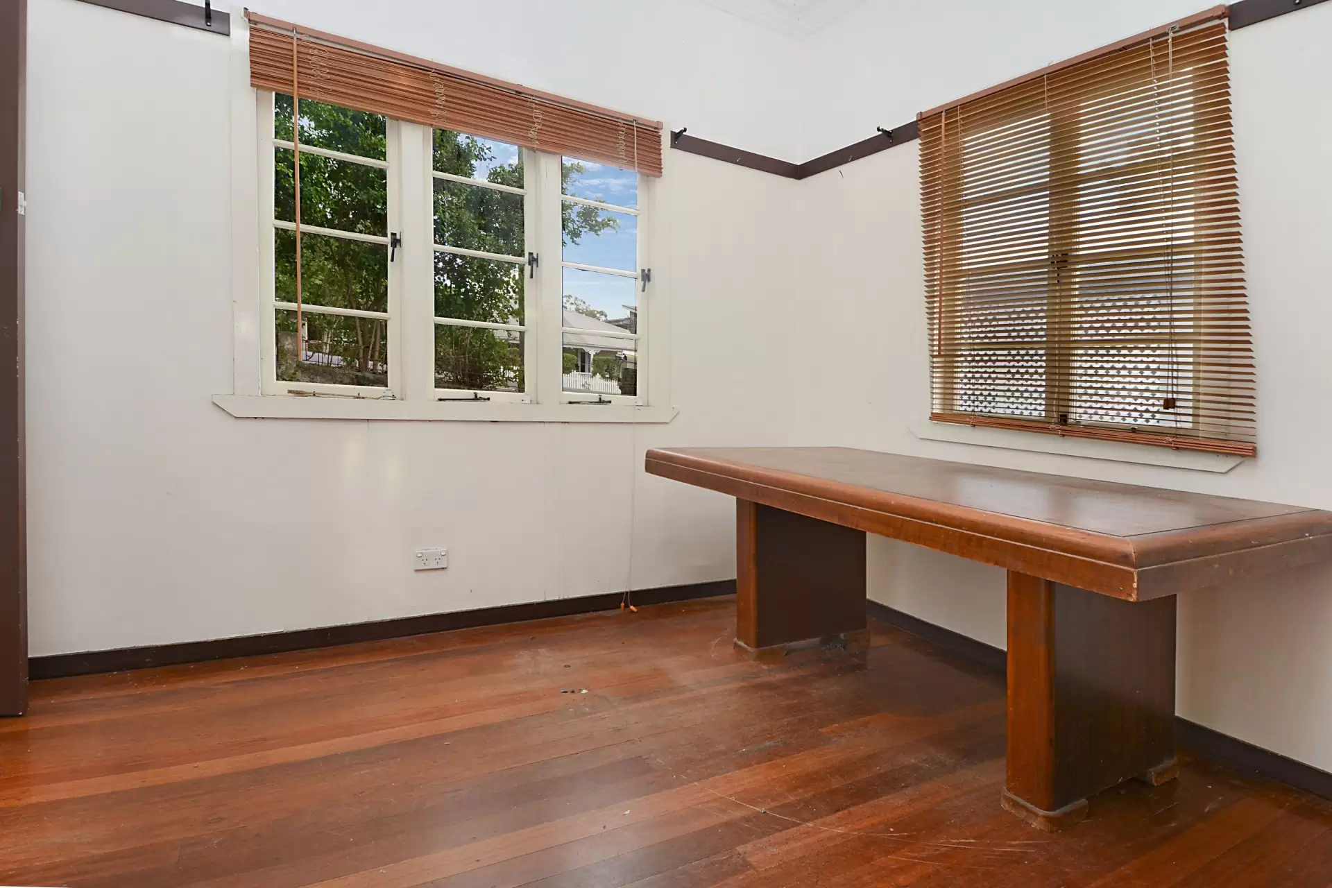 47 Boundary Road, Bardon Sold by  - image 1