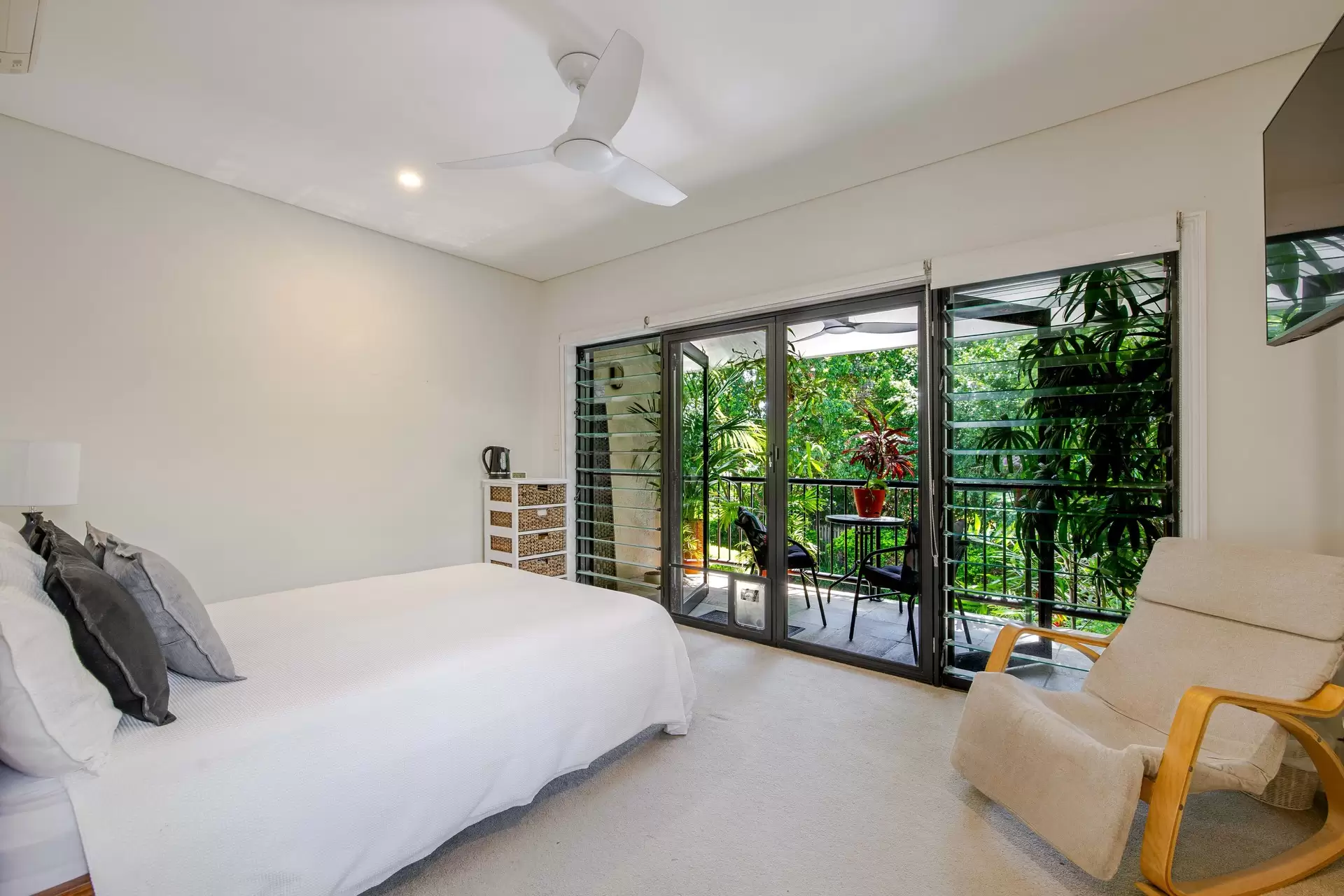 2/18-28 St Crispins  Avenue, Port Douglas Sold by Queensland Sotheby's International Realty - image 1