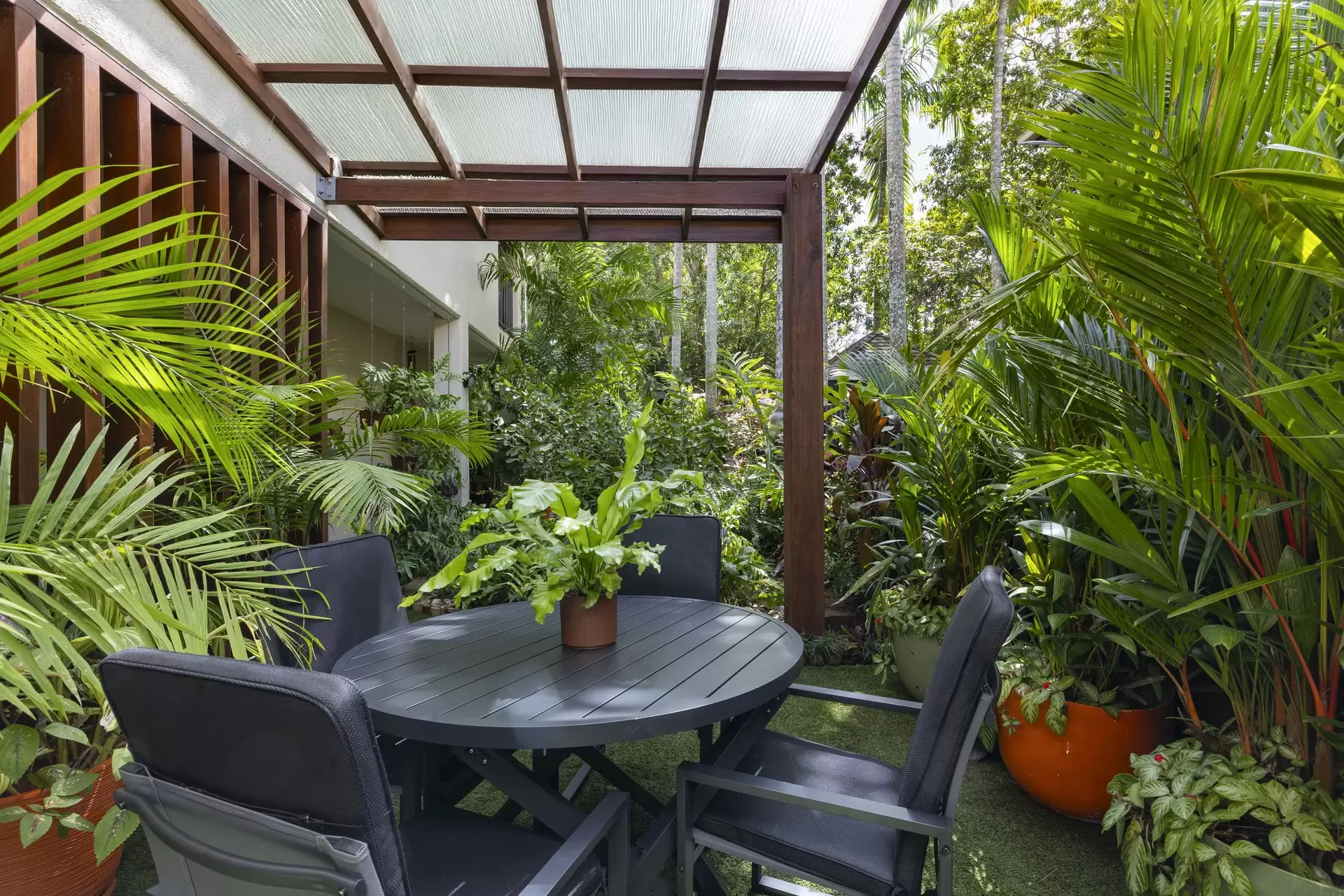 2/18-28 St Crispins  Avenue, Port Douglas Sold by Queensland Sotheby's International Realty - image 1