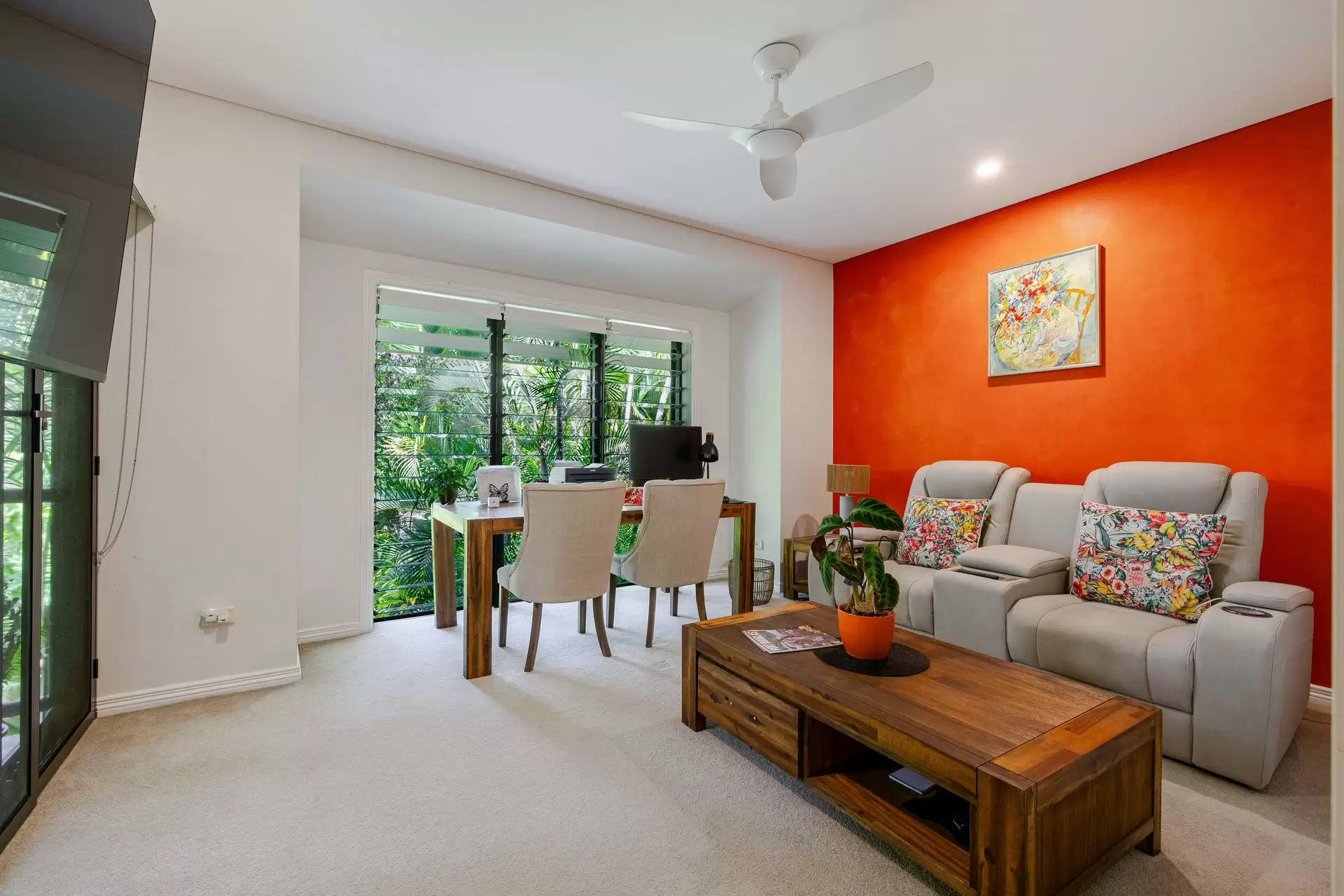 2/18-28 St Crispins  Avenue, Port Douglas Sold by Queensland Sotheby's International Realty - image 1