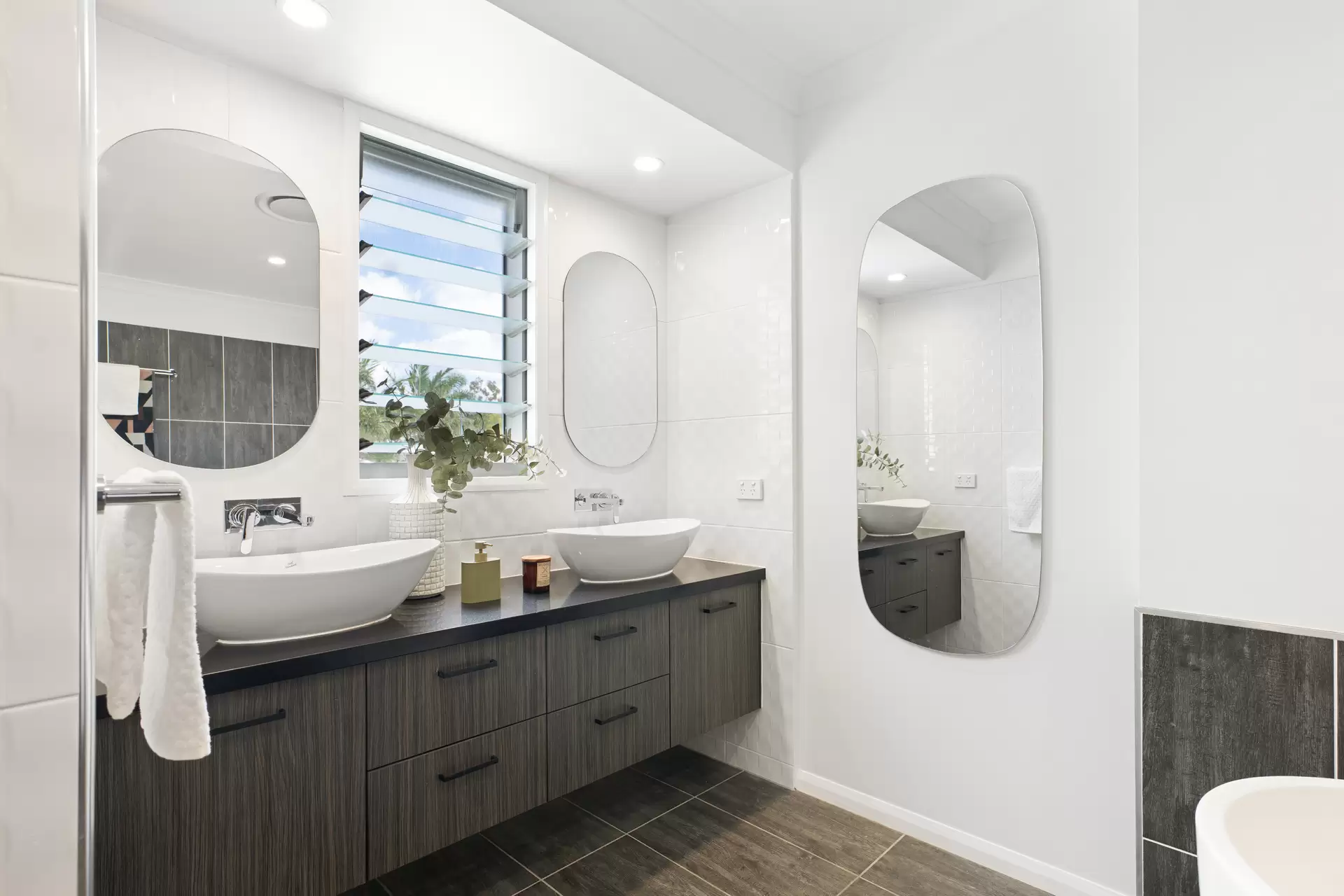 34 Brindabella Avenue, Peregian Springs Sold by Queensland Sotheby's International Realty - image 1