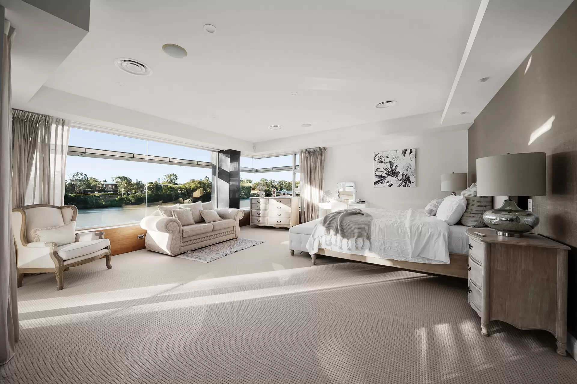 363  Brisbane Corso, Yeronga For Sale by Queensland Sotheby's International Realty - image 1