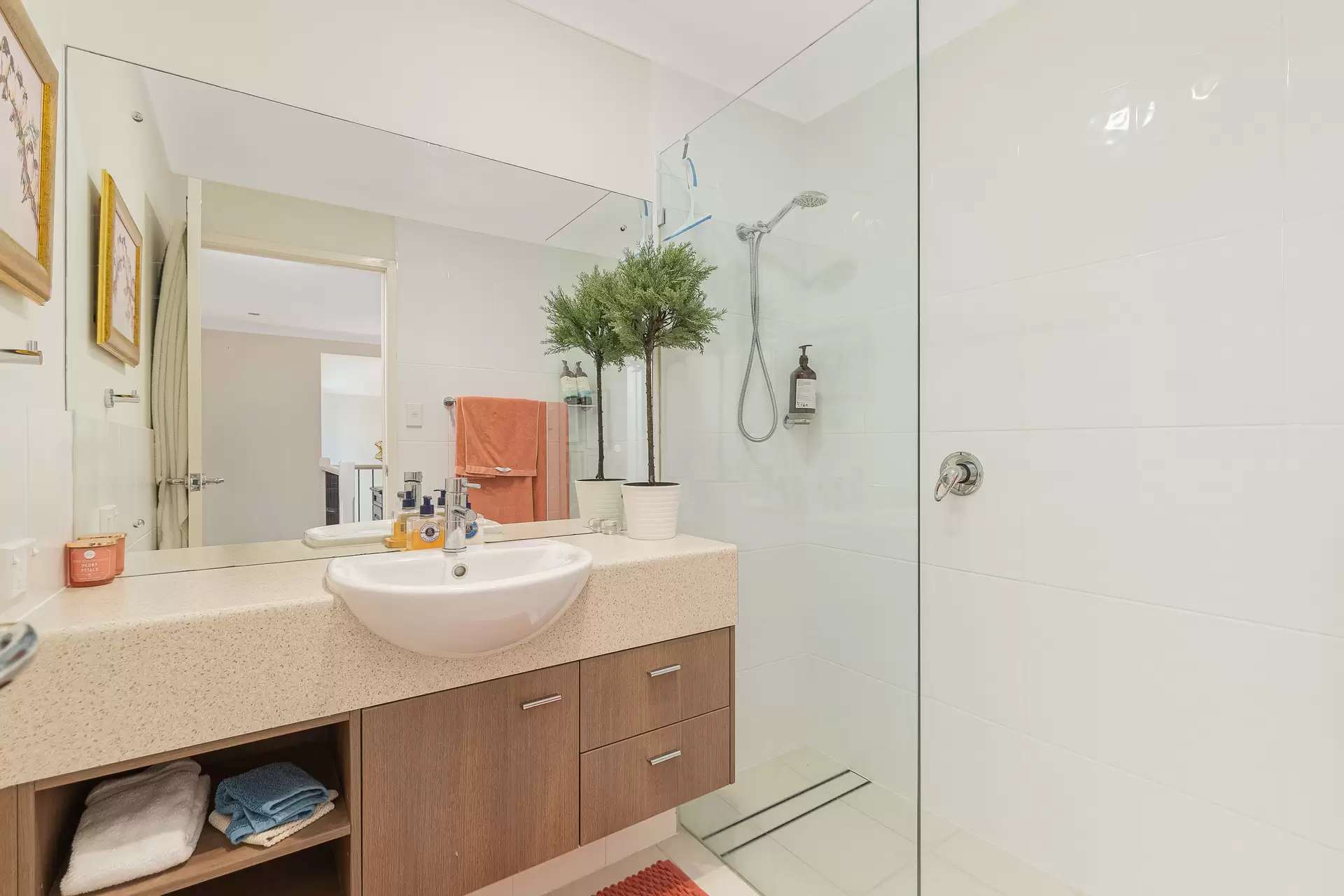 6/14-16 Channel Street, Cleveland Sold by Queensland Sotheby's International Realty - image 1