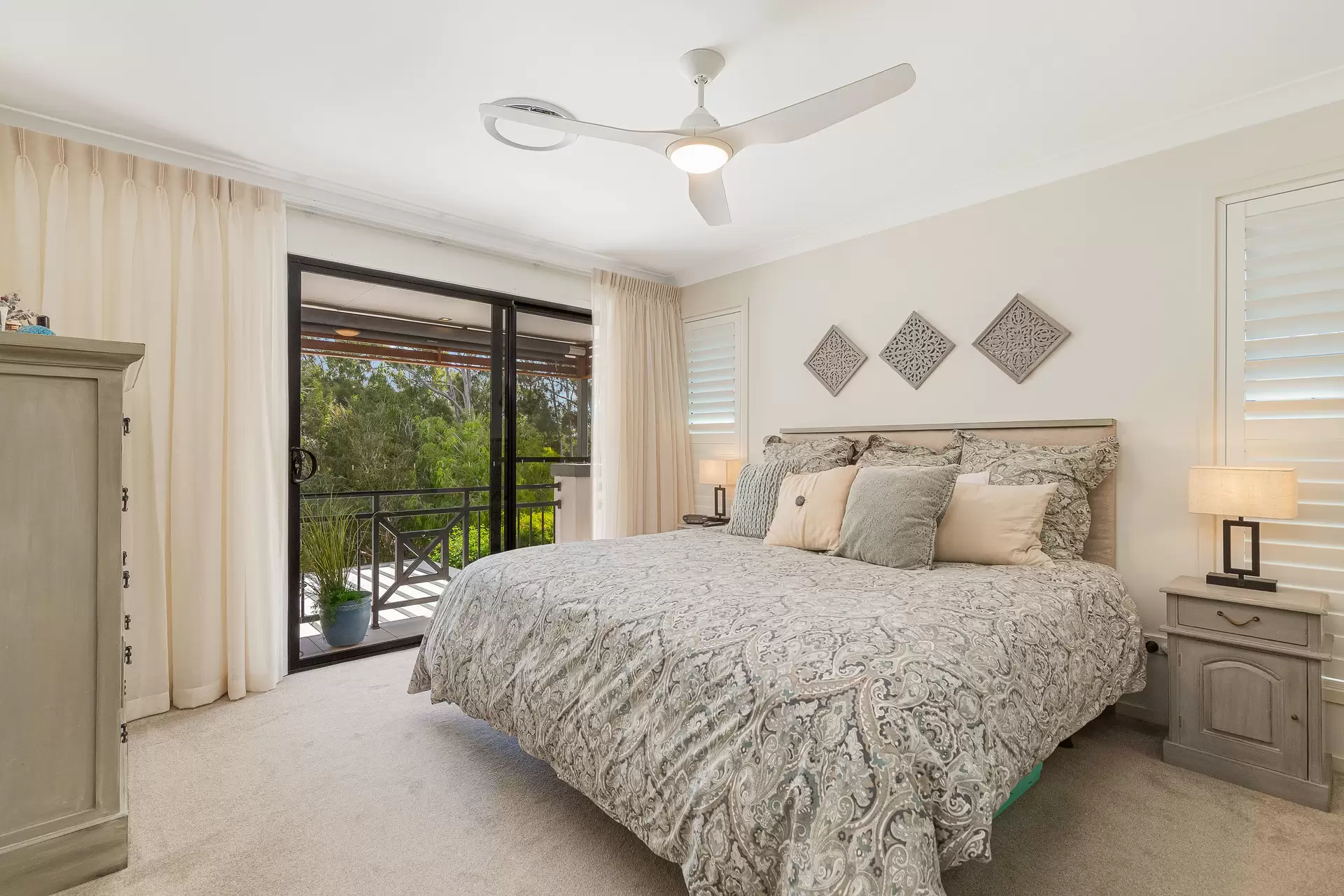 6/14-16 Channel Street, Cleveland Sold by Queensland Sotheby's International Realty - image 1
