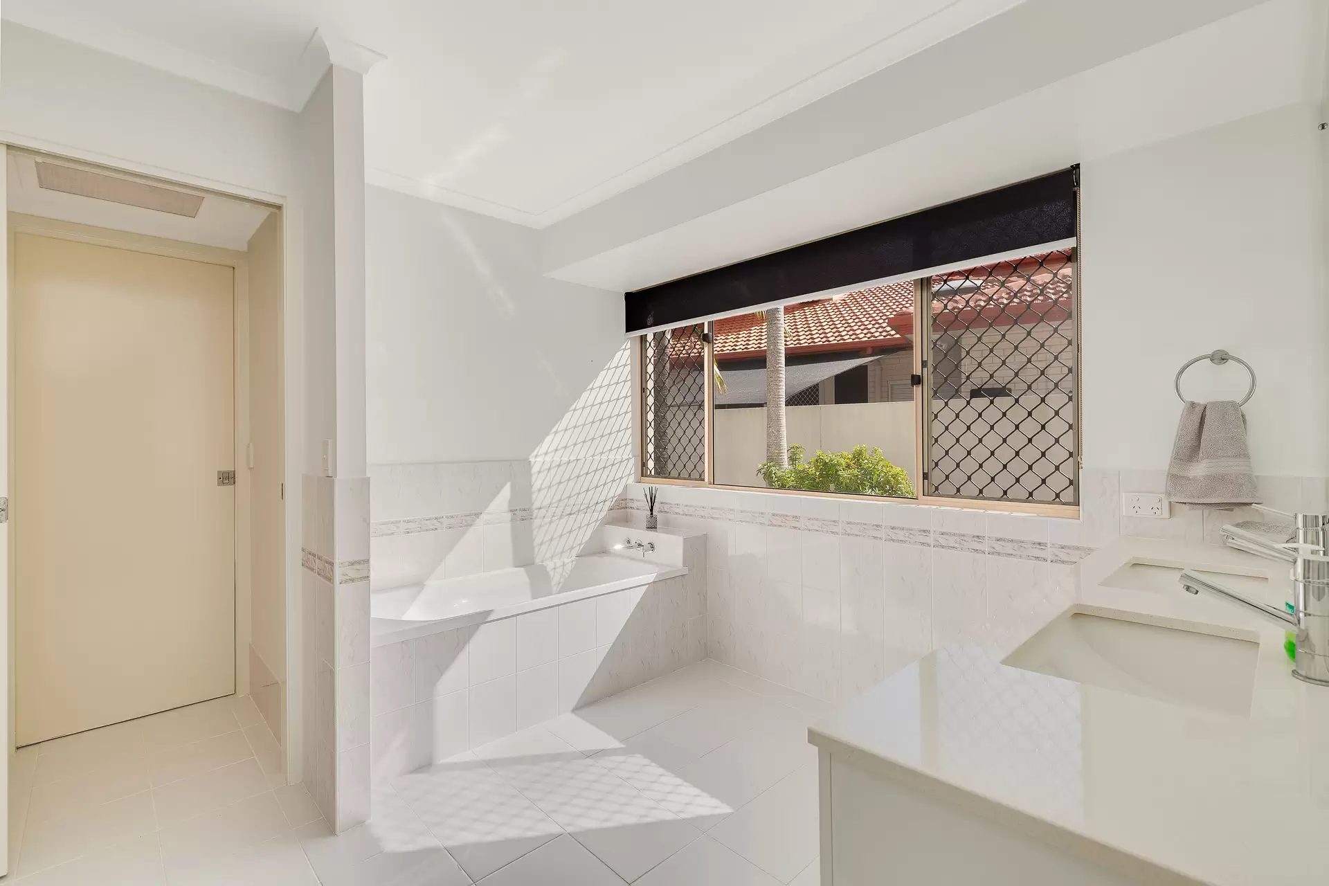 23 Piermont Place, Raby Bay Sold by Queensland Sotheby's International Realty - image 1