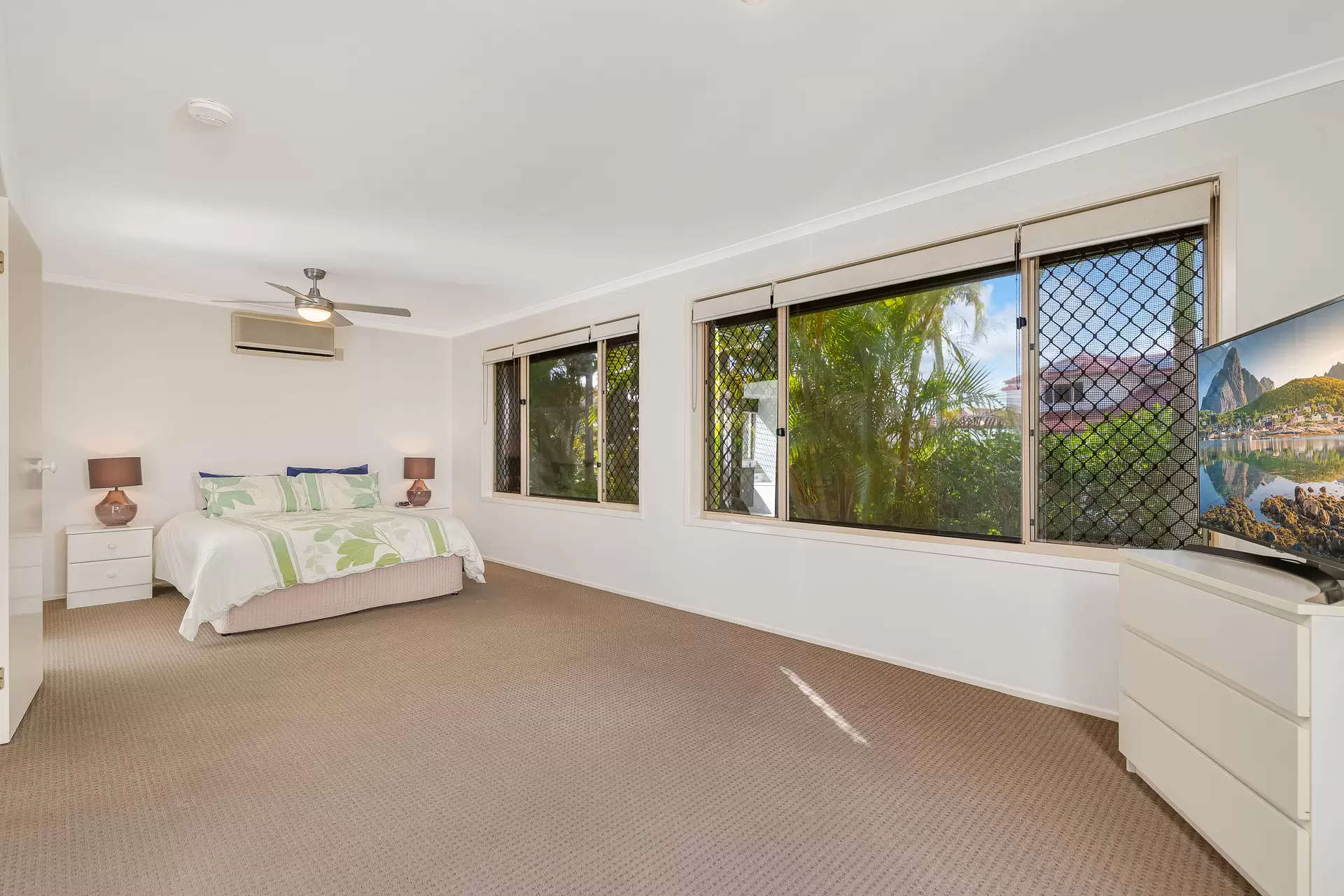 23 Piermont Place, Raby Bay Sold by Queensland Sotheby's International Realty - image 1