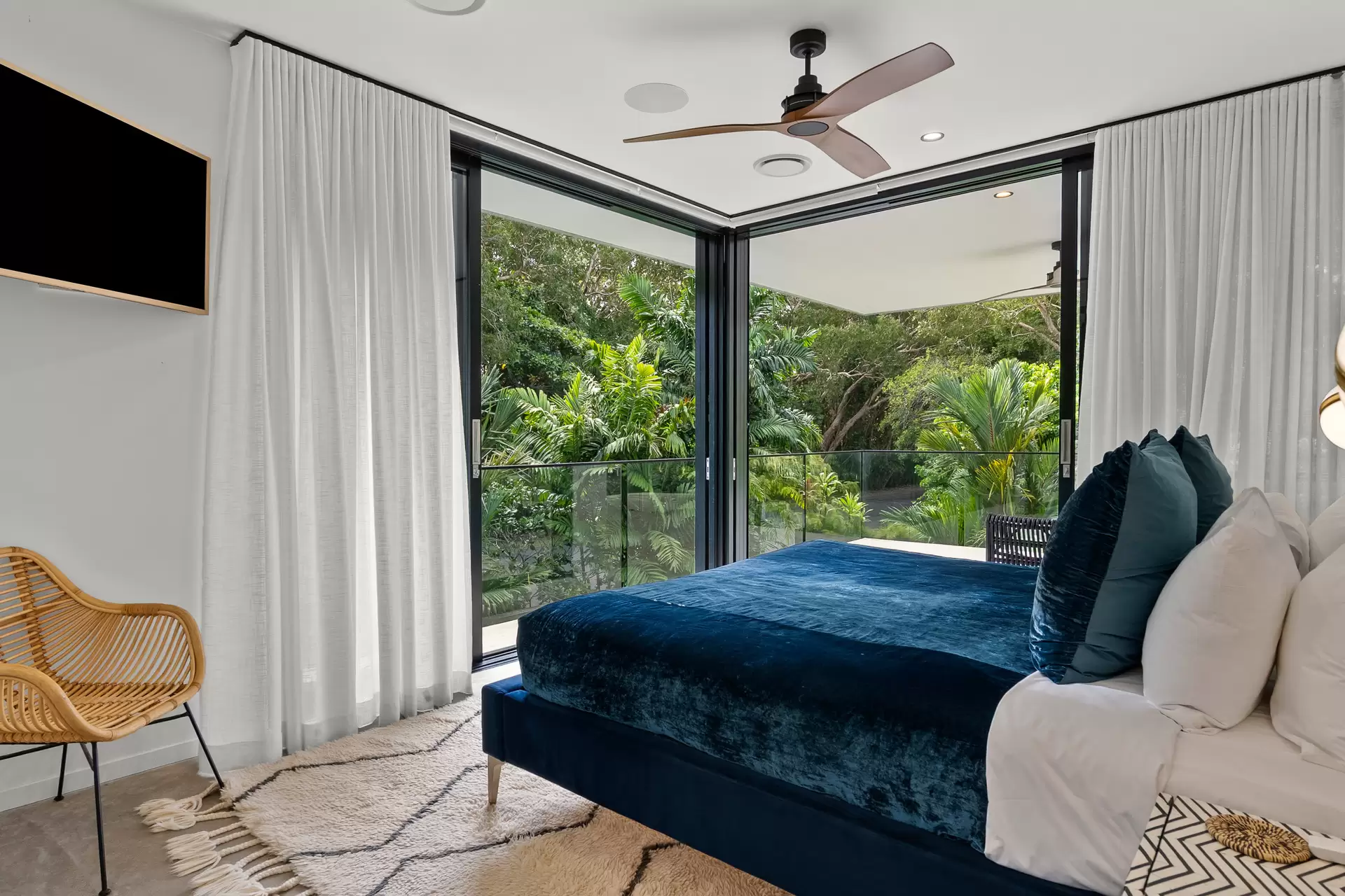 2 Beryl Street, Port Douglas For Sale by Queensland Sotheby's International Realty - image 1