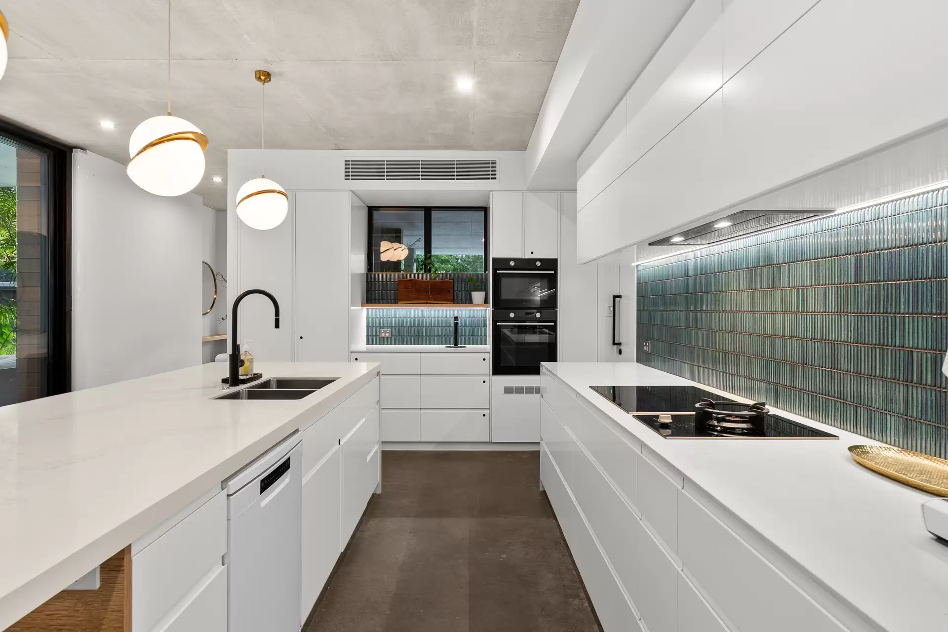 2 Beryl Street, Port Douglas For Sale by Queensland Sotheby's International Realty - image 1