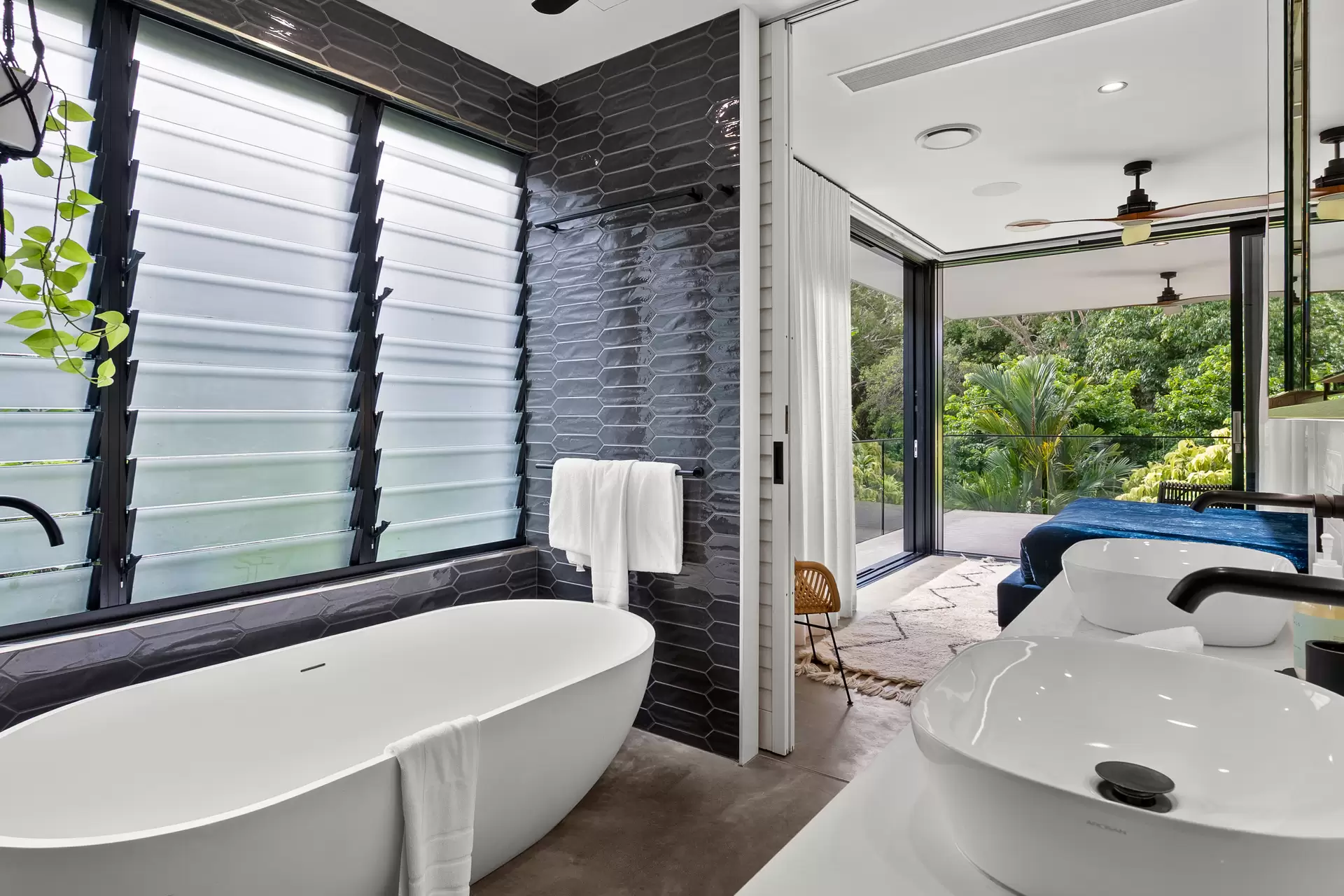 2 Beryl Street, Port Douglas For Sale by Queensland Sotheby's International Realty - image 1