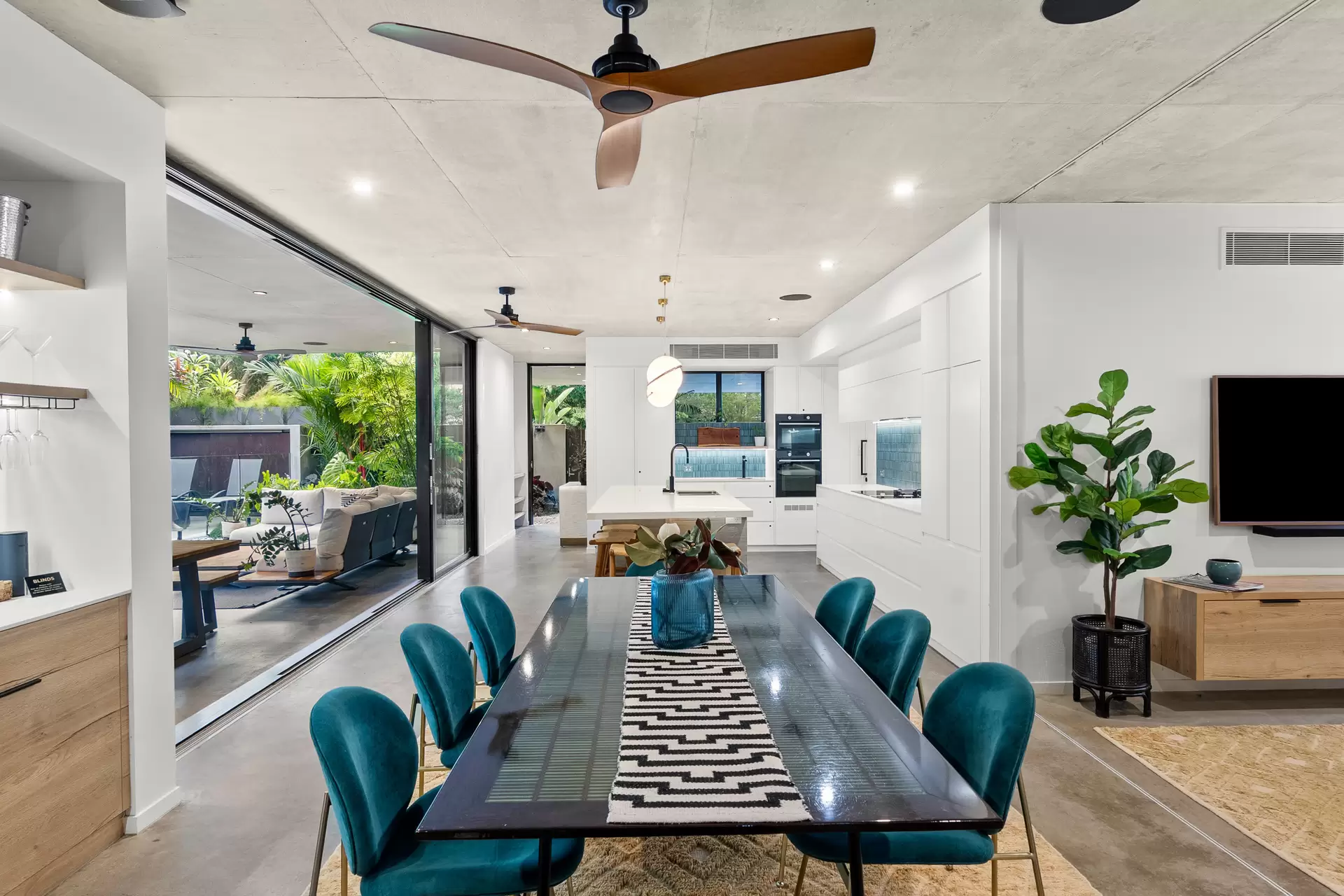 2 Beryl Street, Port Douglas For Sale by Queensland Sotheby's International Realty - image 1