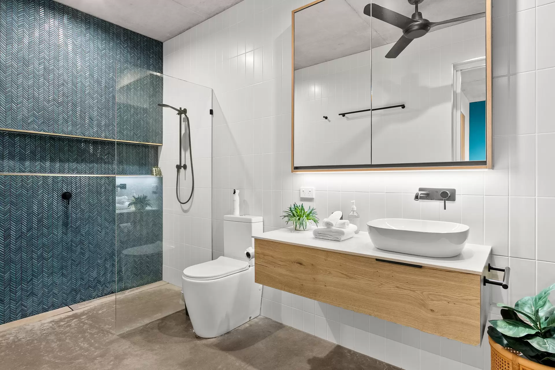 2 Beryl Street, Port Douglas For Sale by Queensland Sotheby's International Realty - image 1