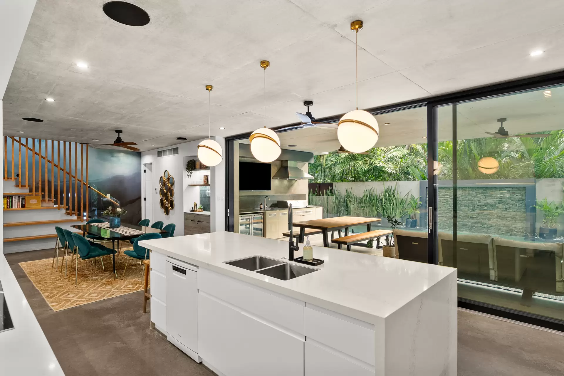 2 Beryl Street, Port Douglas For Sale by Queensland Sotheby's International Realty - image 1