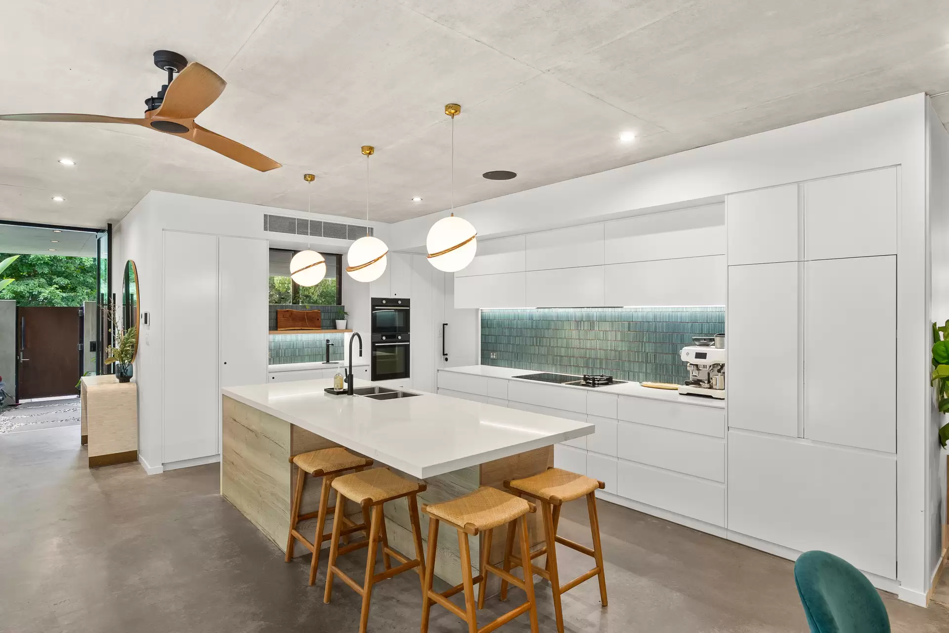 2 Beryl Street, Port Douglas For Sale by Queensland Sotheby's International Realty - image 1