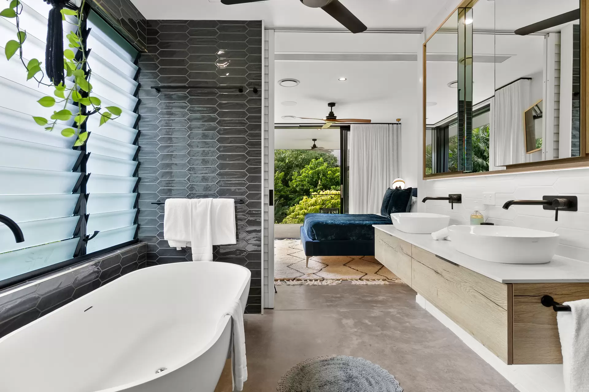 2 Beryl Street, Port Douglas For Sale by Queensland Sotheby's International Realty - image 1