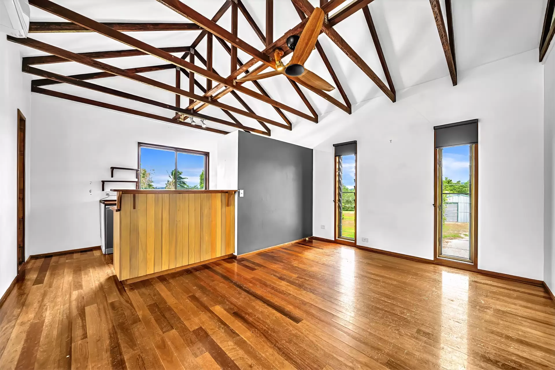 20 Domenica Drive, Sugarloaf Sold by Queensland Sotheby's International Realty - image 1
