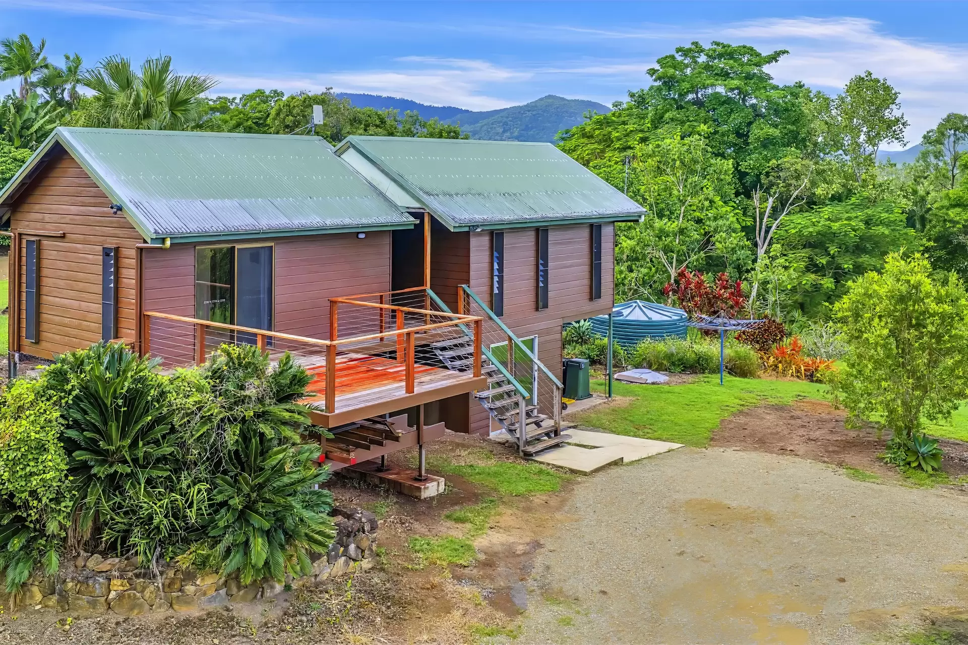 20 Domenica Drive, Sugarloaf Sold by Queensland Sotheby's International Realty - image 1