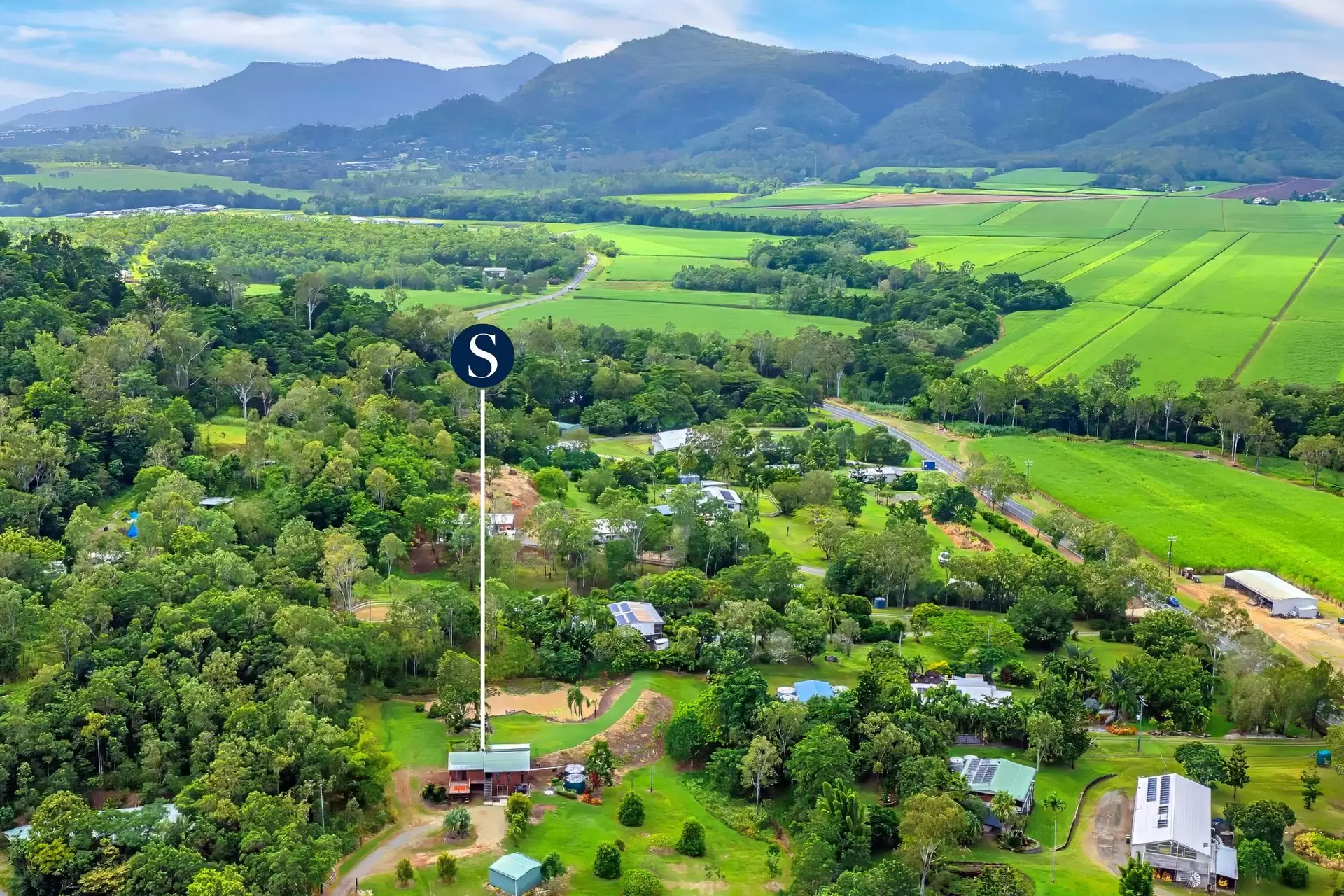 20 Domenica Drive, Sugarloaf Sold by Queensland Sotheby's International Realty - image 1