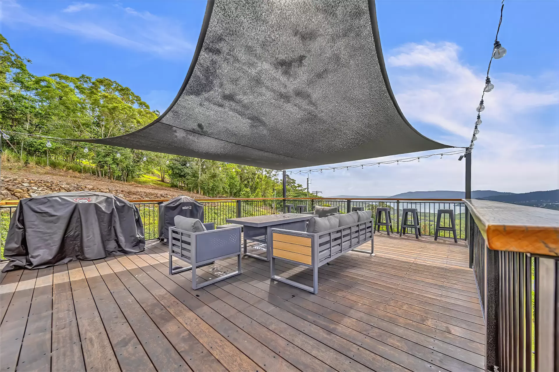 71 Black Road, Riordanvale Sold by Queensland Sotheby's International Realty - image 1