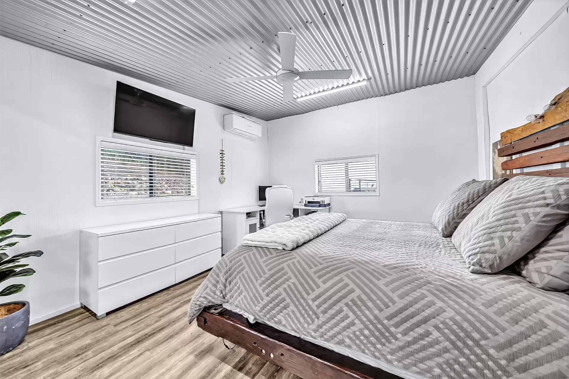 71 Black Road, Riordanvale Sold by Queensland Sotheby's International Realty - image 1