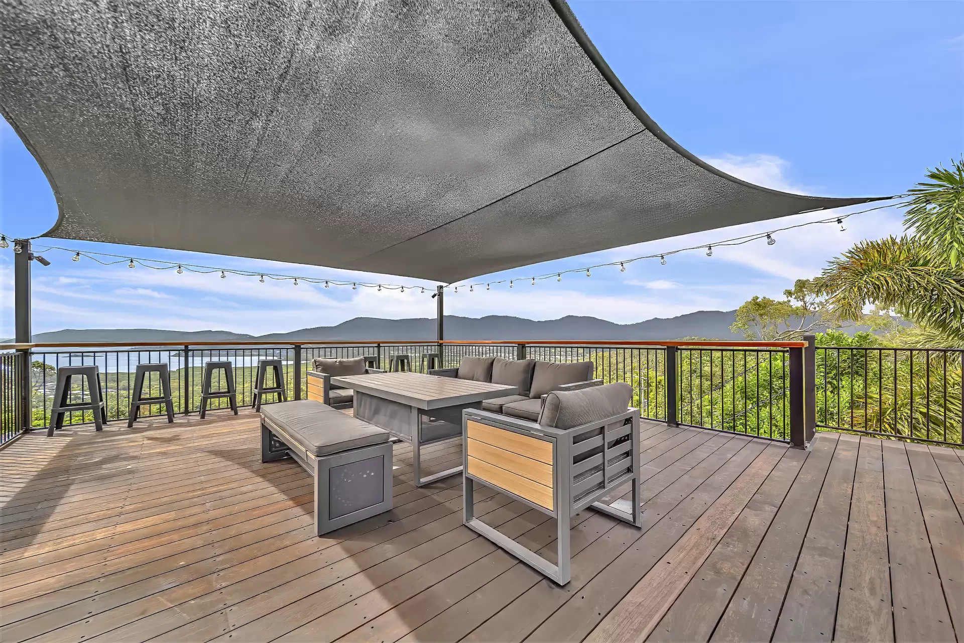 71 Black Road, Riordanvale Sold by Queensland Sotheby's International Realty - image 1