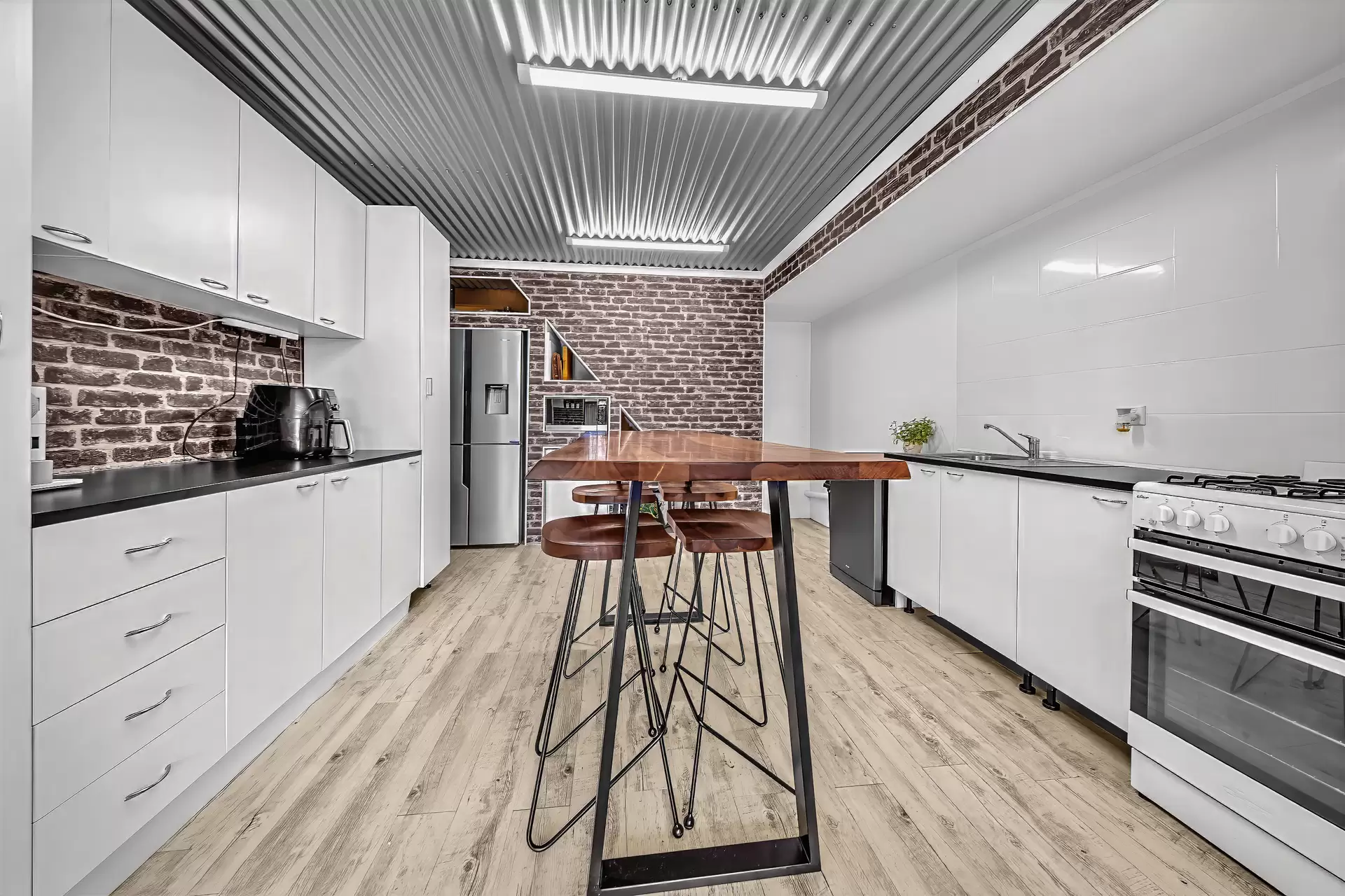 71 Black Road, Riordanvale Sold by Queensland Sotheby's International Realty - image 1