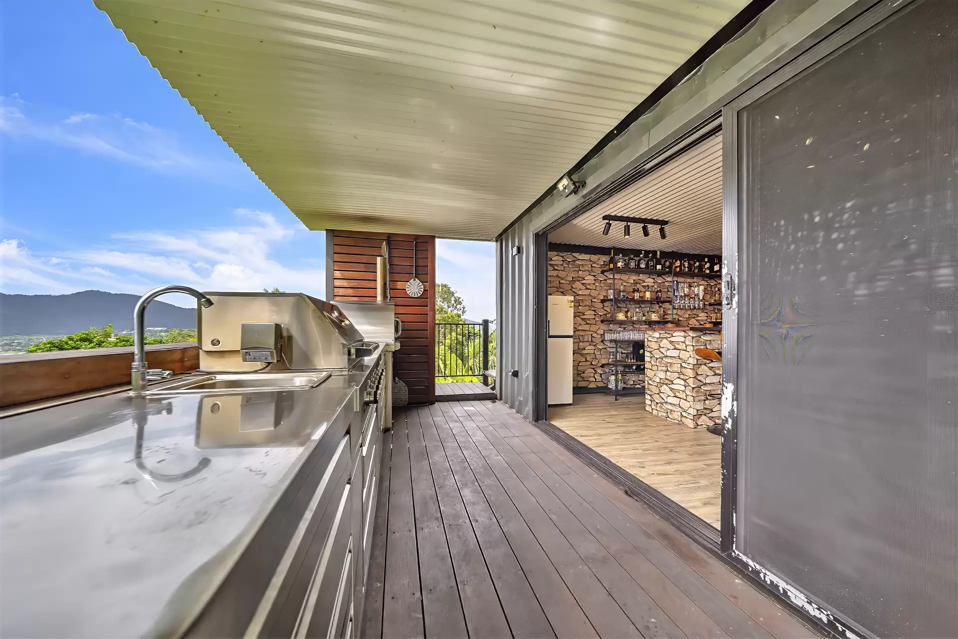 71 Black Road, Riordanvale Sold by Queensland Sotheby's International Realty - image 1