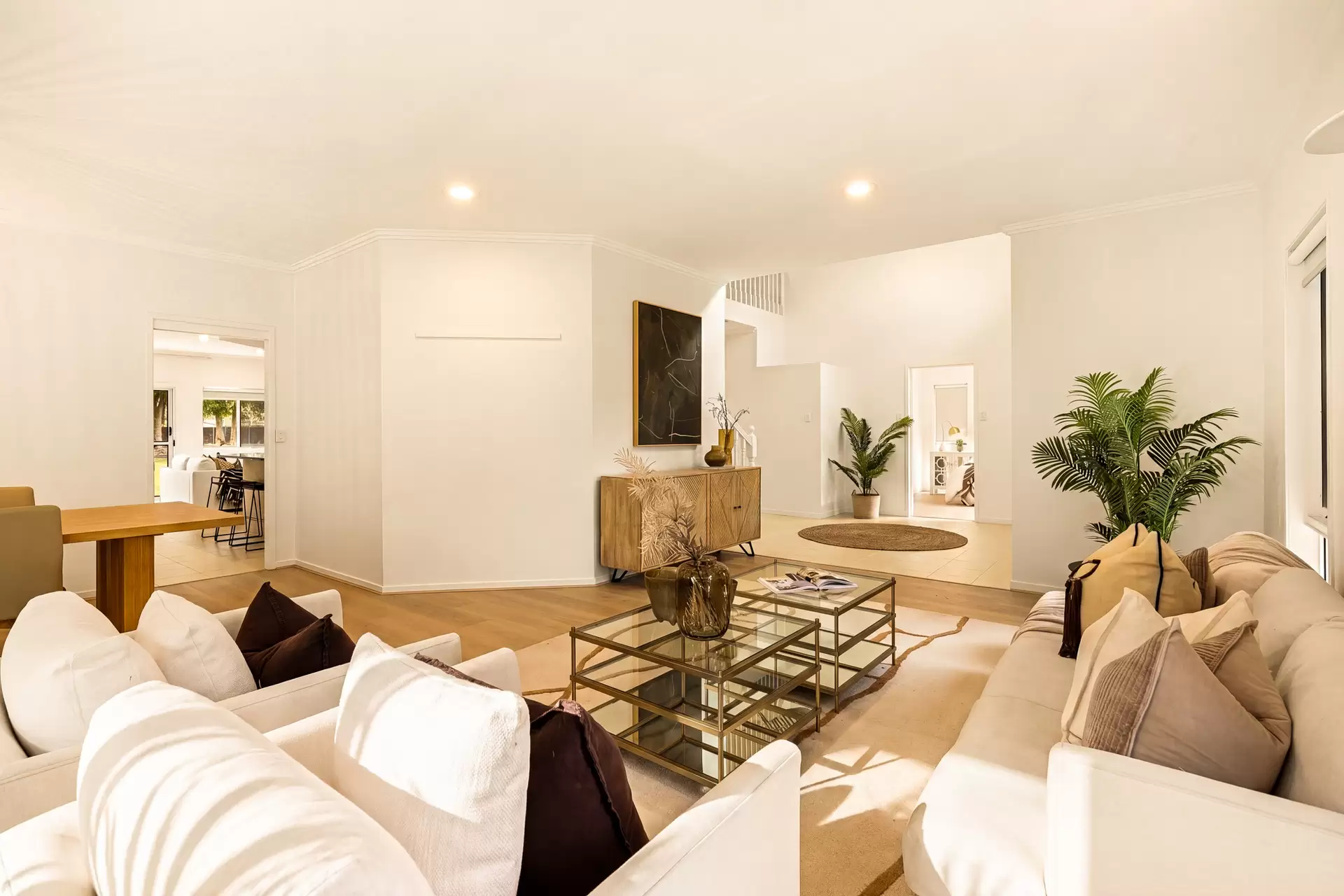 33 Boston Road, Belmont For Sale by Queensland Sotheby's International Realty - image 1