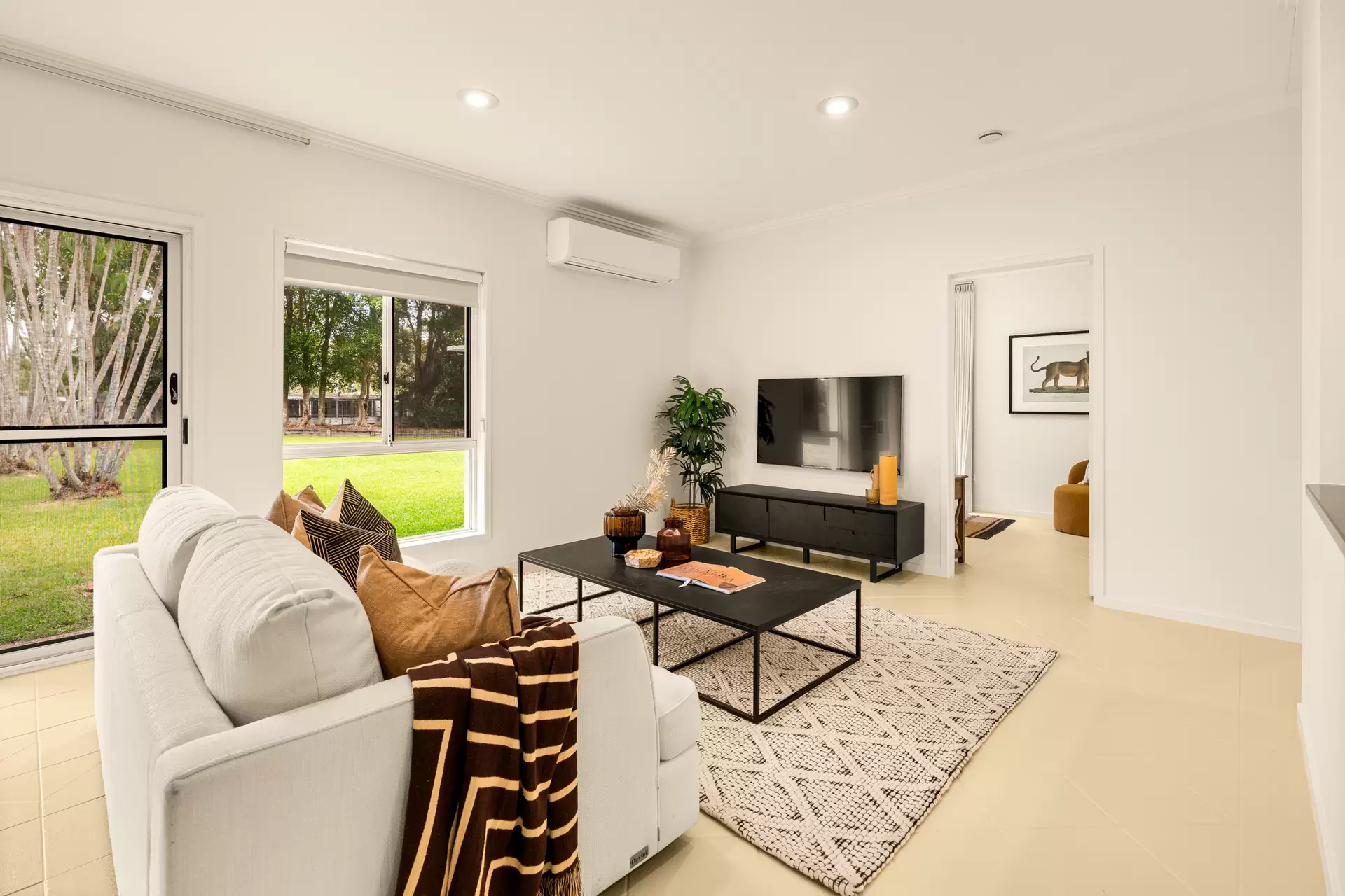 33 Boston Road, Belmont For Sale by Queensland Sotheby's International Realty - image 1