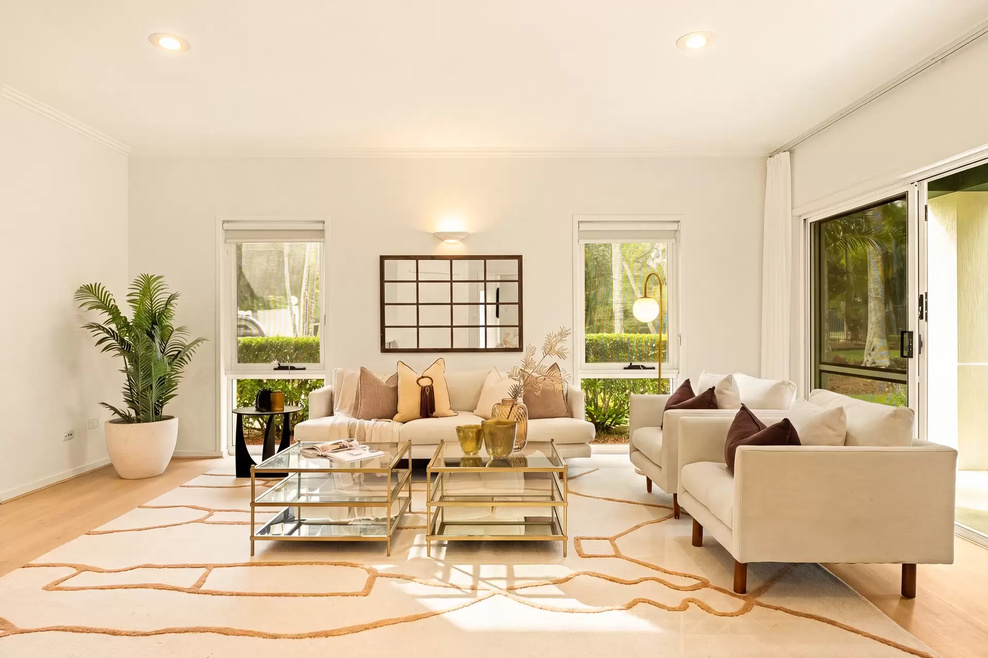 33 Boston Road, Belmont For Sale by Queensland Sotheby's International Realty - image 1