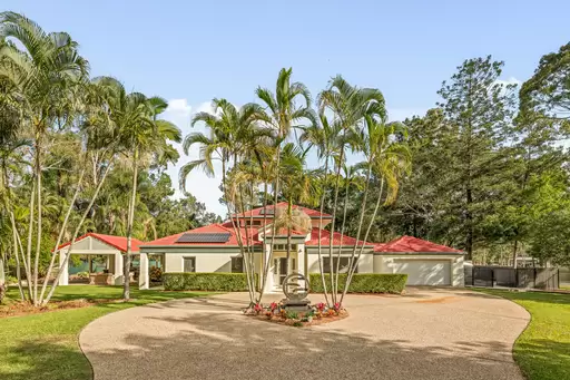33 Boston Road, Belmont For Sale by Queensland Sotheby's International Realty