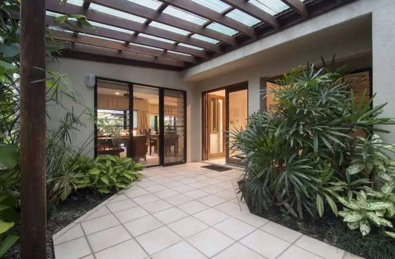2/11-17 St Crispins Avenue, Port Douglas Sold by  - image 1