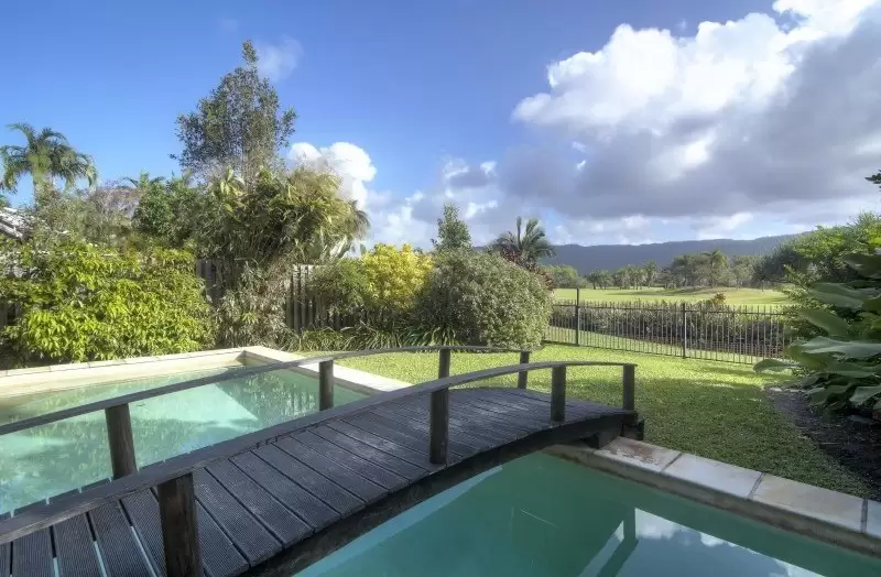 2/11-17 St Crispins Avenue, Port Douglas Sold by  - image 1