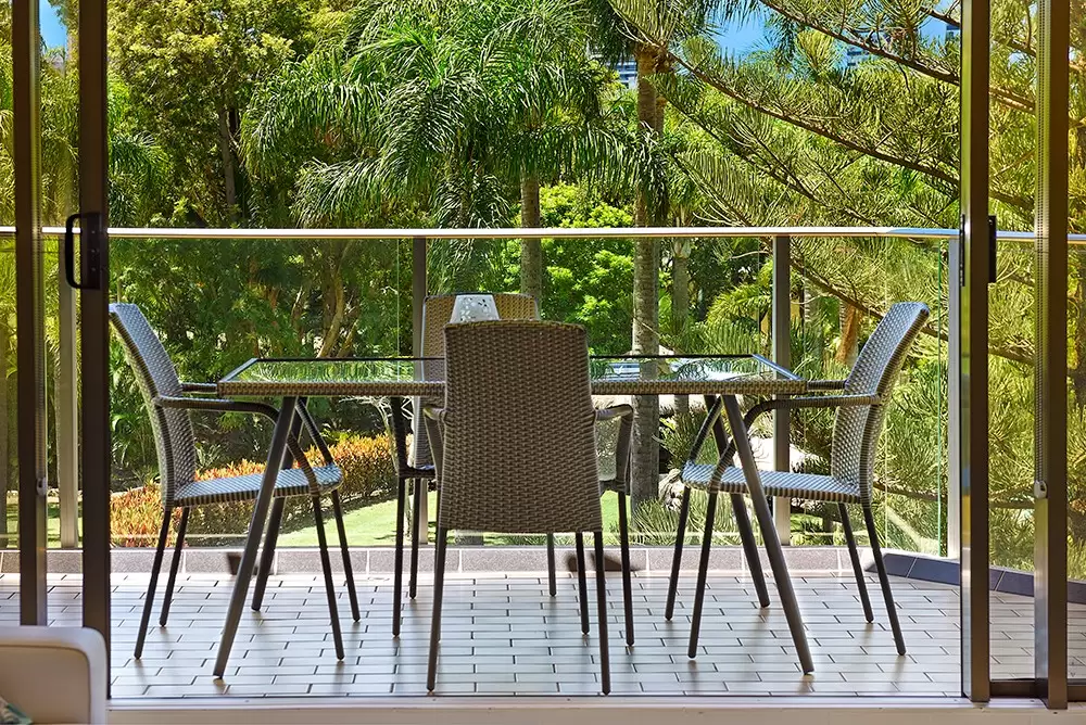 12/2 Admiralty Drive, Paradise Waters Sold by  - image 1