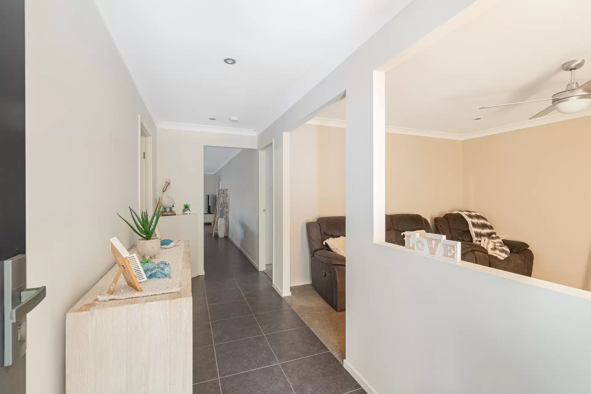 28 Butternut Circuit, Thornlands Sold by Queensland Sotheby's International Realty - image 1