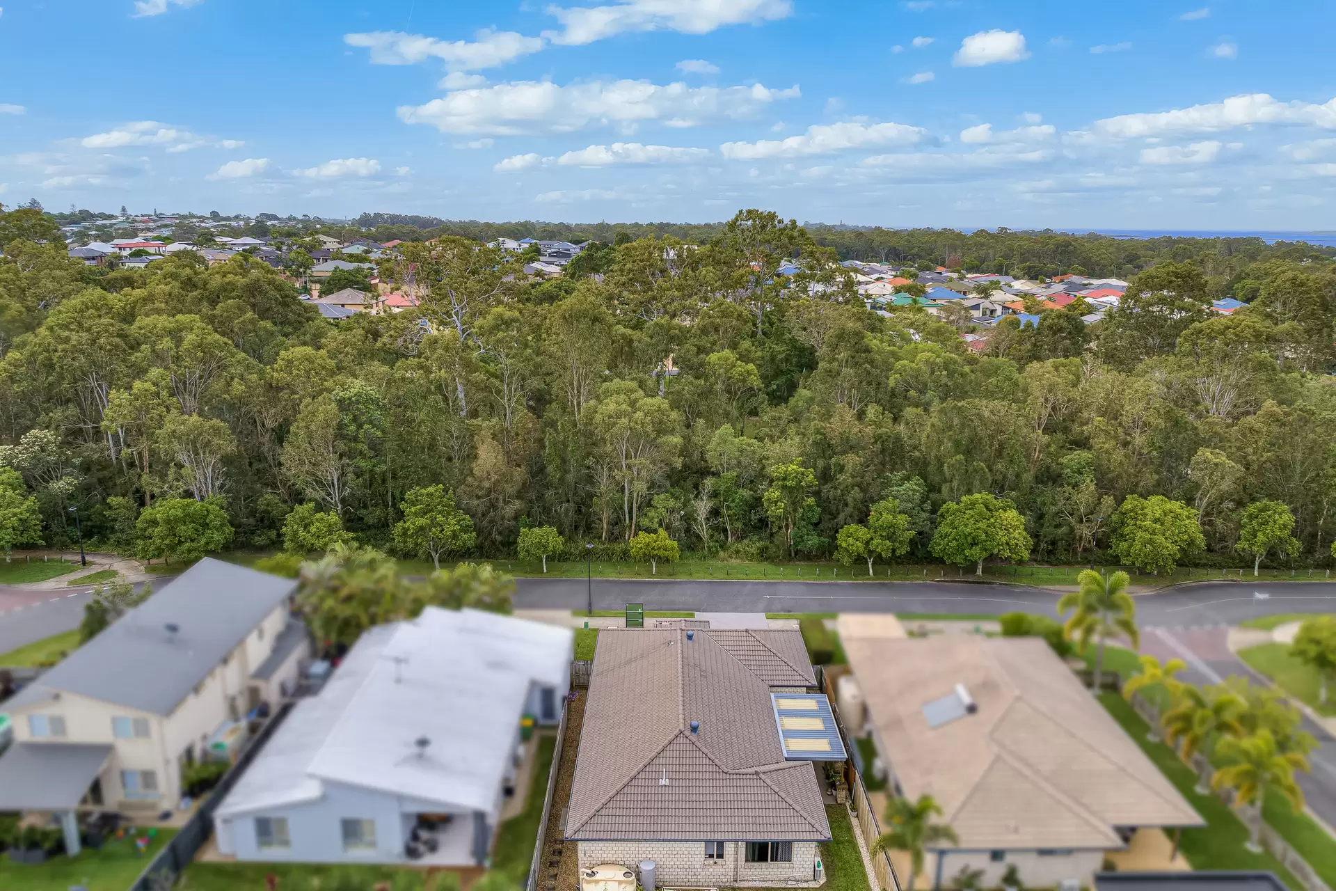 28 Butternut Circuit, Thornlands Sold by Queensland Sotheby's International Realty - image 1