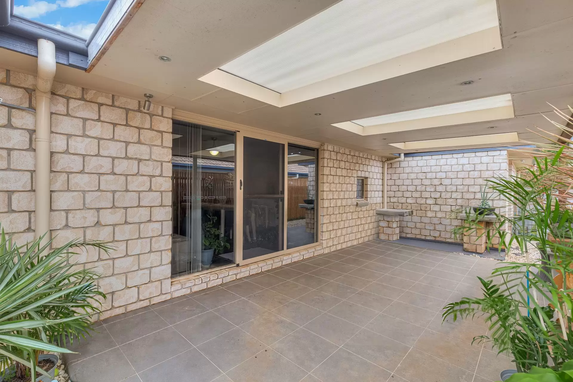 28 Butternut Circuit, Thornlands Sold by Queensland Sotheby's International Realty - image 1