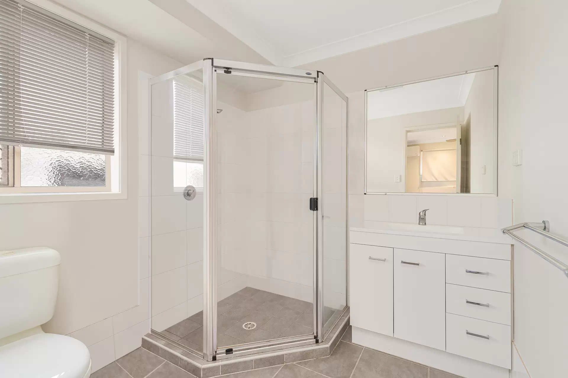 28 Butternut Circuit, Thornlands Sold by Queensland Sotheby's International Realty - image 1