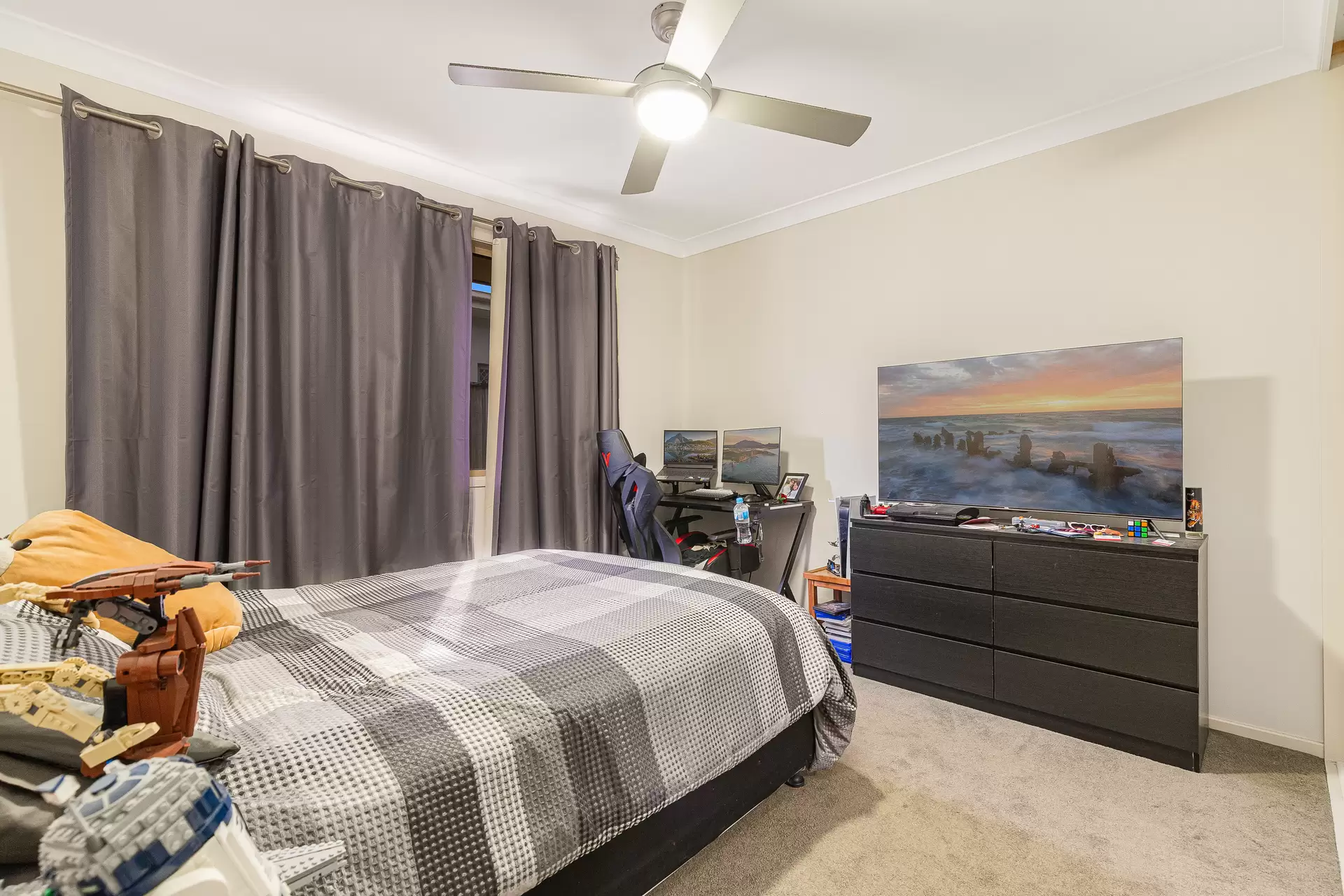 28 Butternut Circuit, Thornlands Sold by Queensland Sotheby's International Realty - image 1