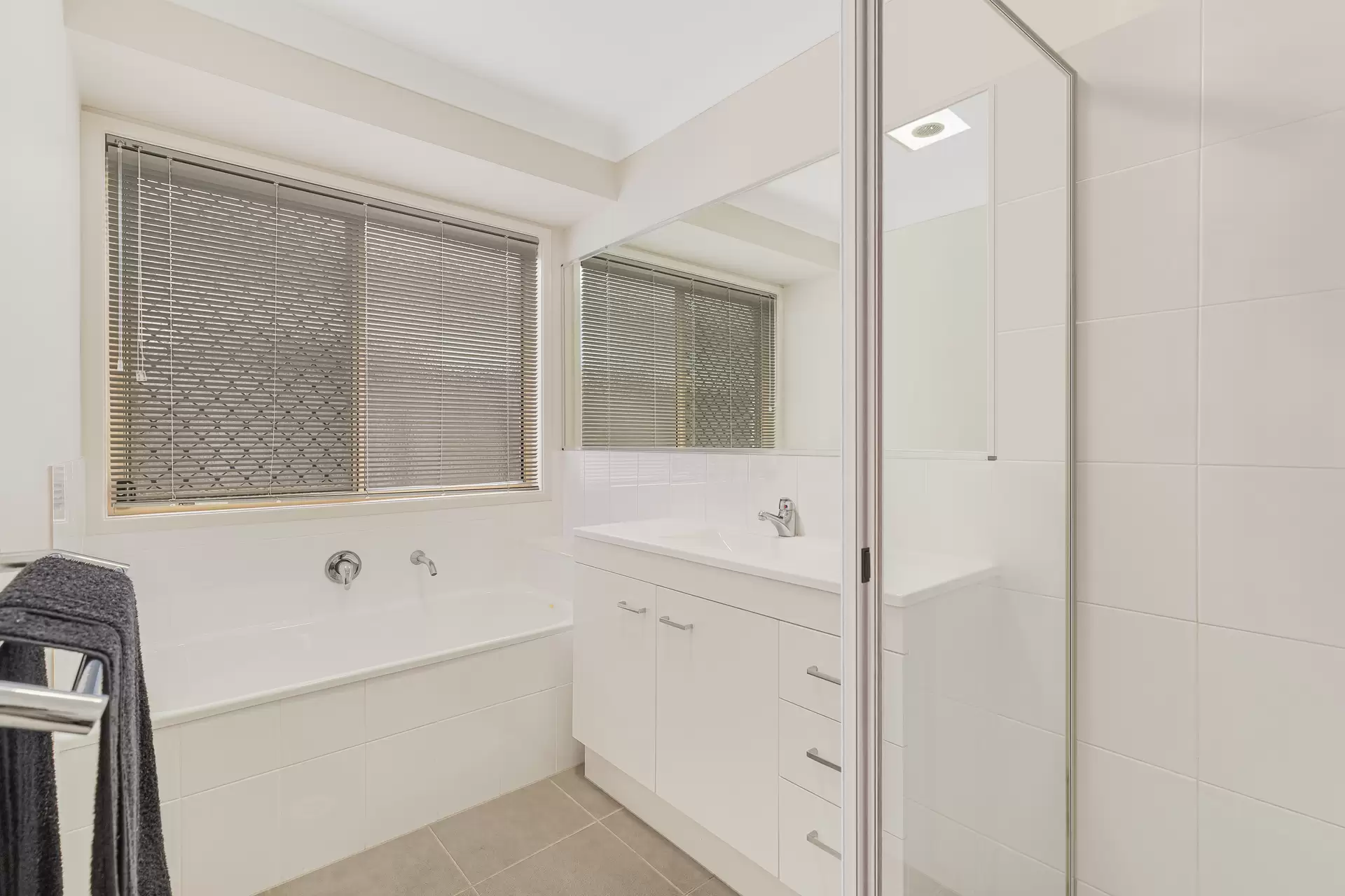 28 Butternut Circuit, Thornlands Sold by Queensland Sotheby's International Realty - image 1