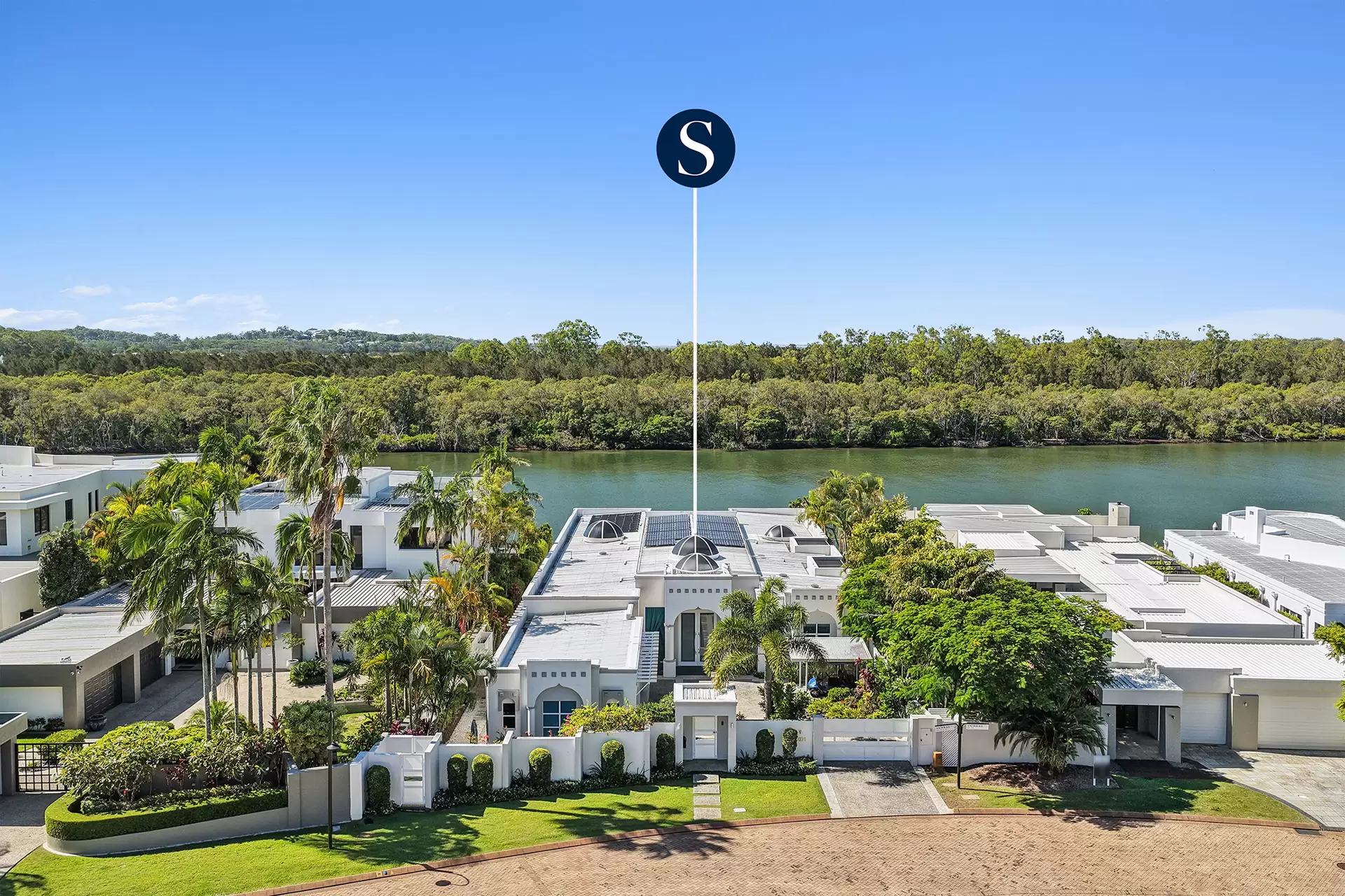 5691 Anchorage Terrace, Sanctuary Cove For Sale by Queensland Sotheby's International Realty - image 1