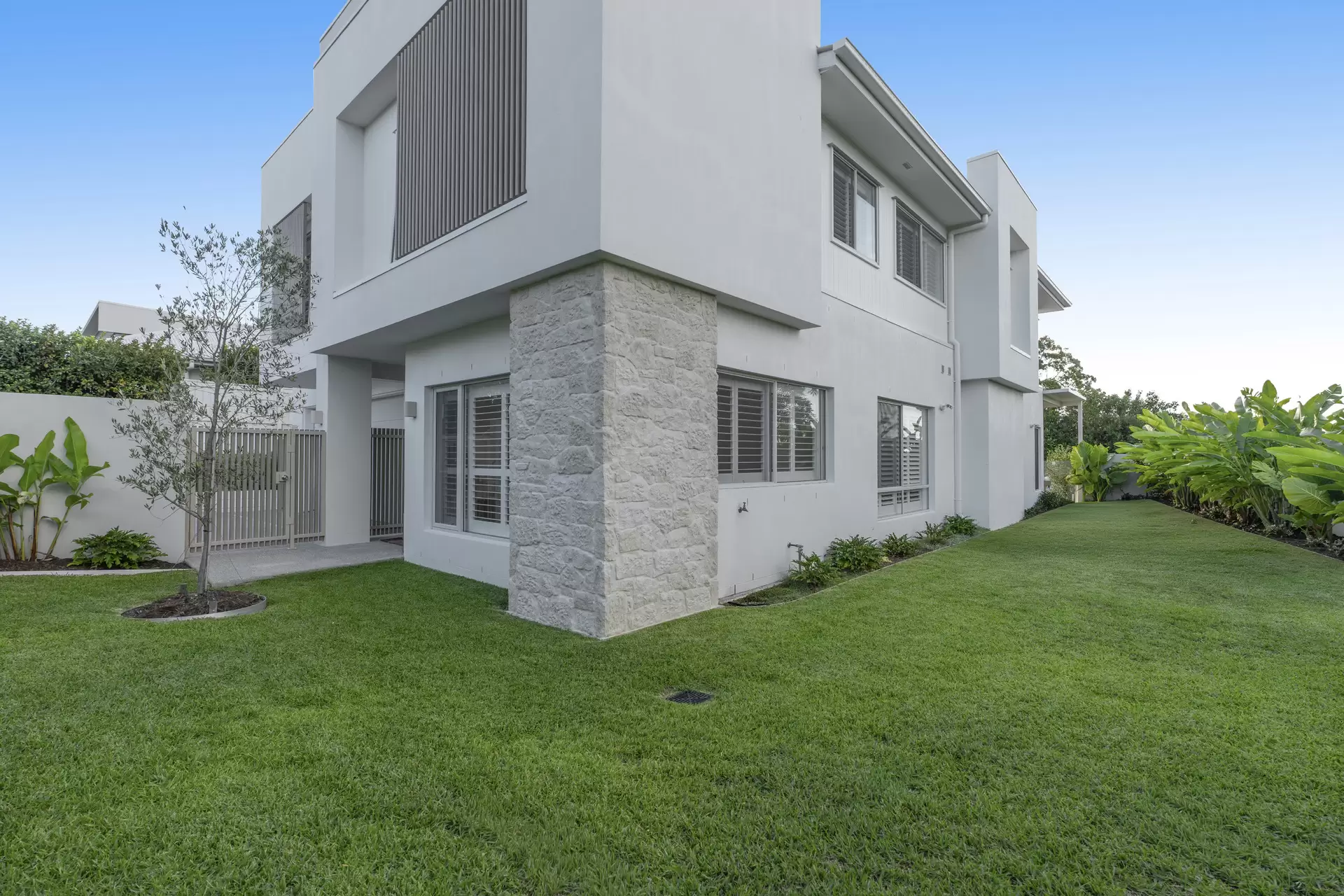2 Bronze Wing Circuit, Peregian Springs Sold by Queensland Sotheby's International Realty - image 1